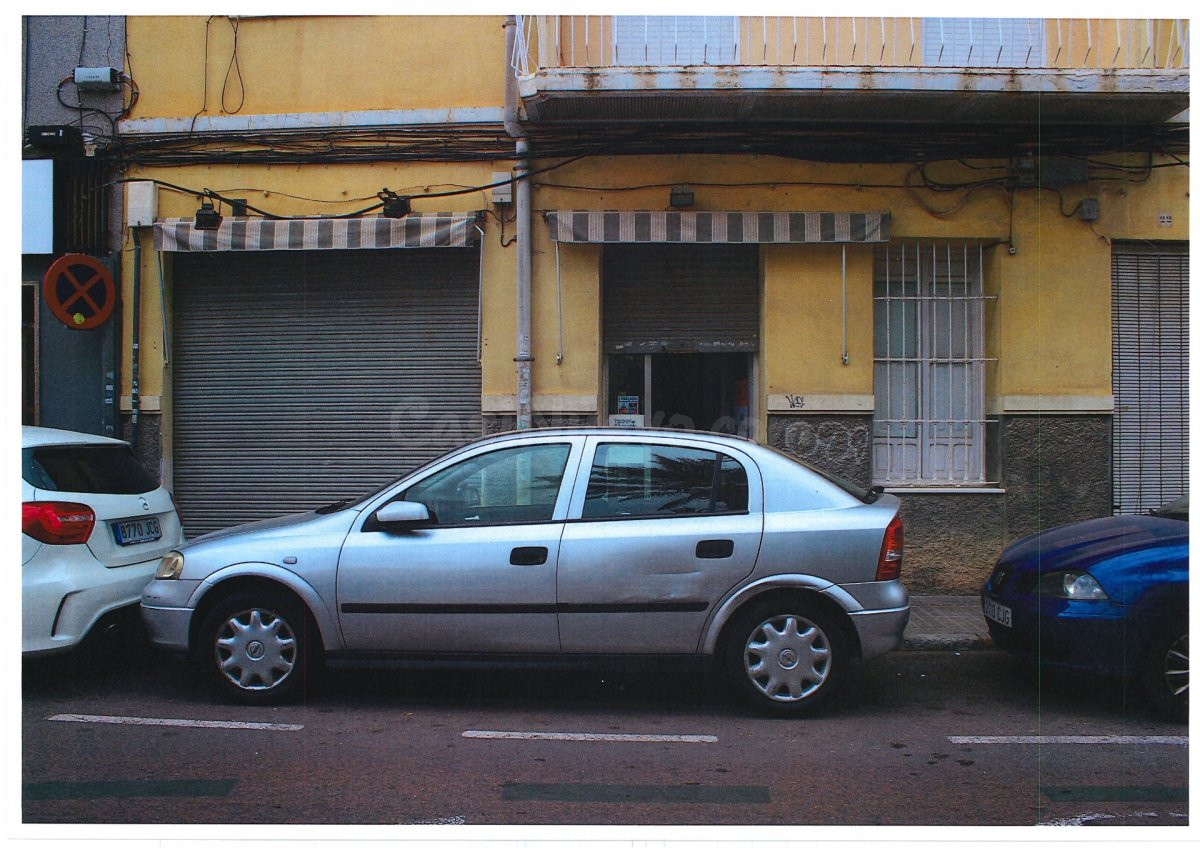 Local comercial en Elche (Plaza Reyes Católicos) zona Asilo - Pisos Azules, 185 m2