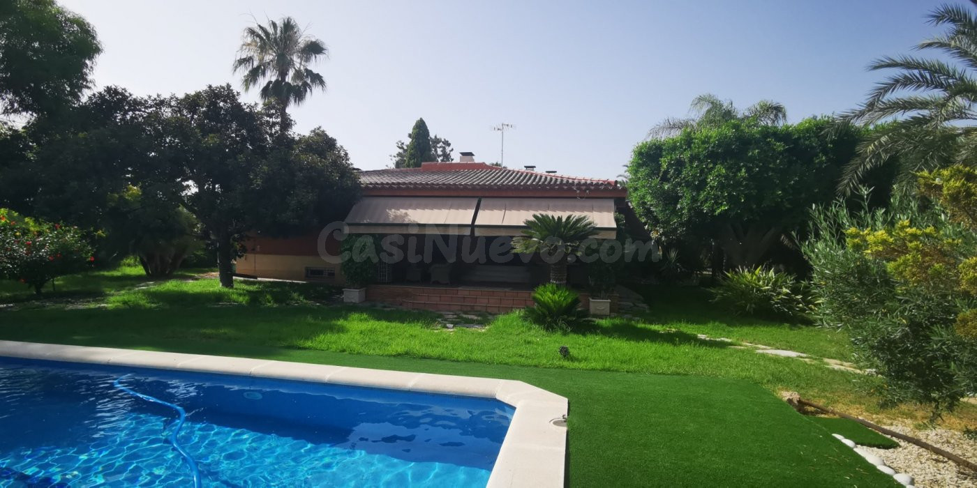 ESPECTACULAR  CHALET EN PEÑA LAS AGUILAS