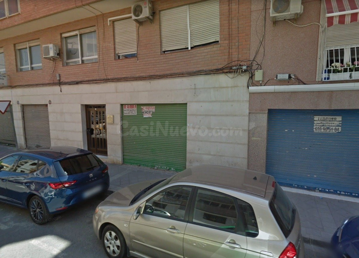 Local comercial en Altabix 106m2 útiles