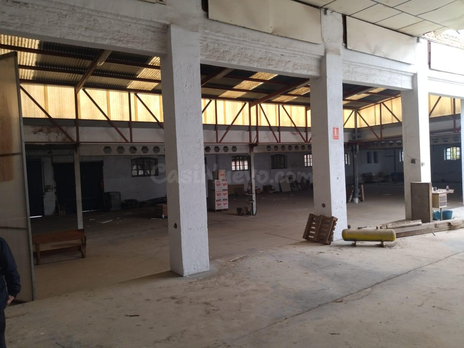 Nave industrial 2128m² en venta - Beniajan