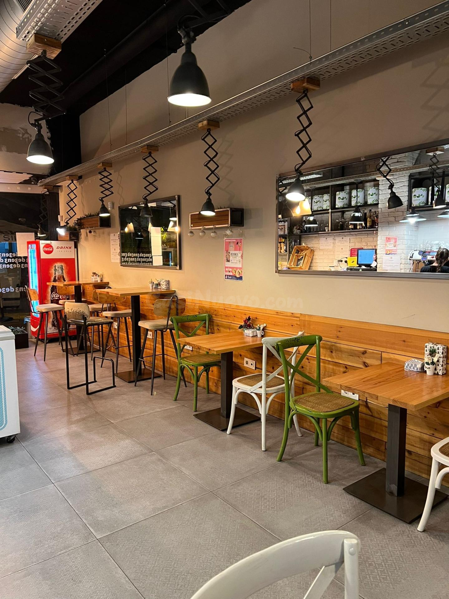 SE VENDE CAFETERÍA/CONFITERÍA EN LA FLOTA