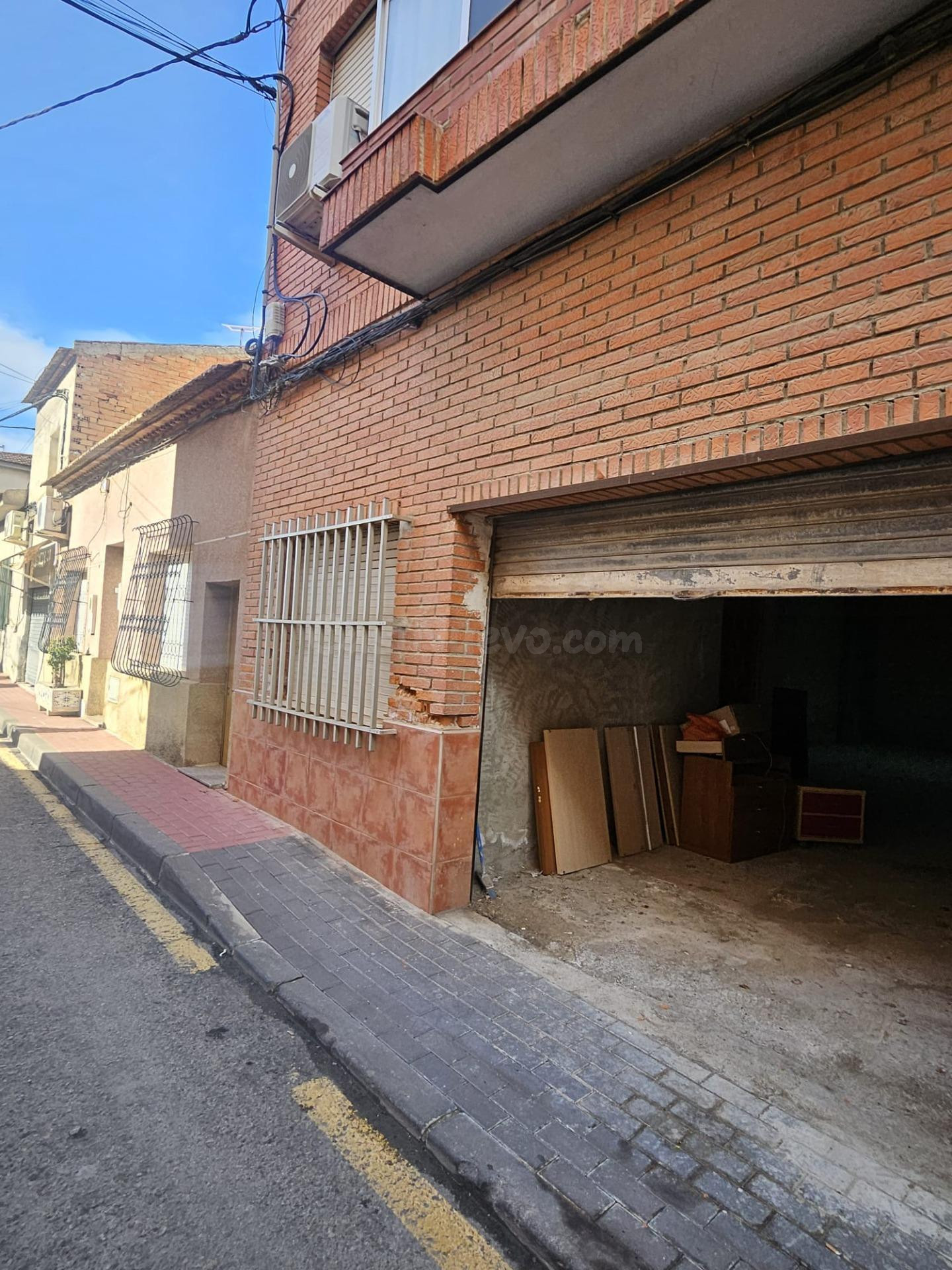 ¡Oportunidad en Llano de Brujas! Local de 99 m2 con múltiples posibilidades