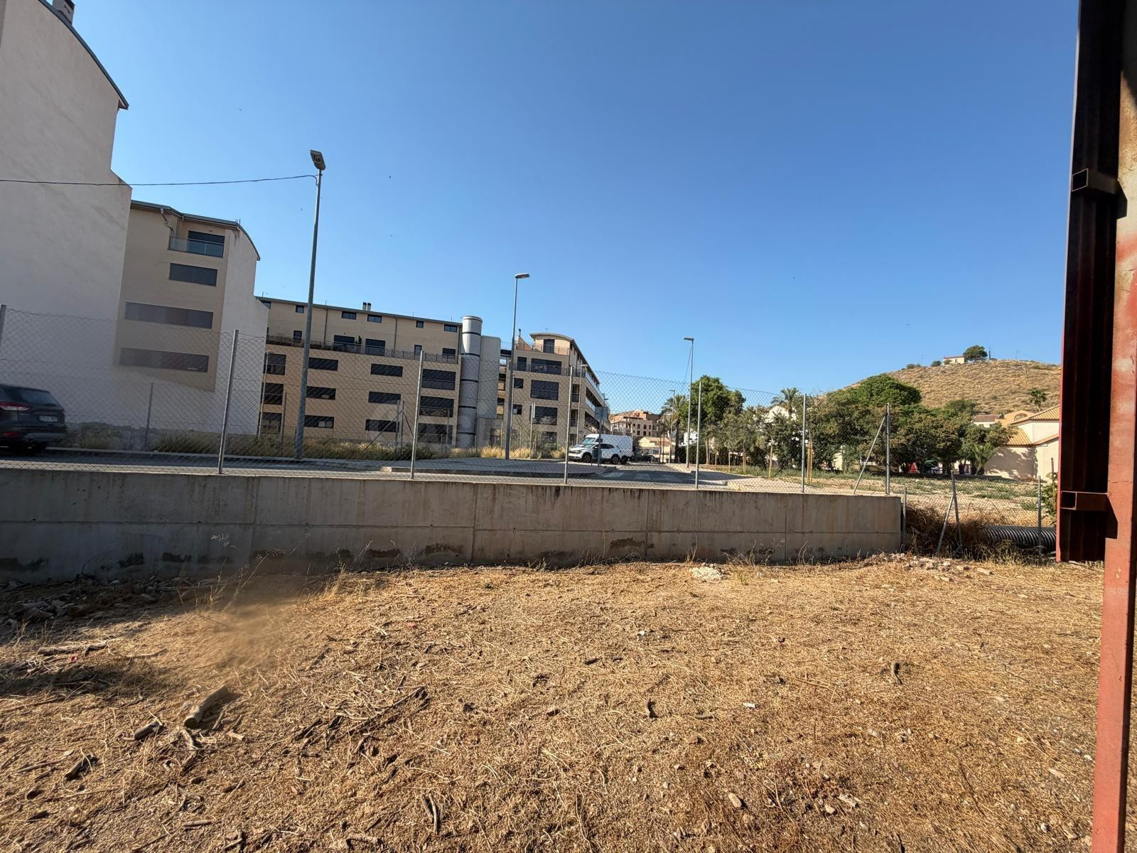 ¡Gran Oportunidad! Nave industrial con excelentes accesos y patio de maniobras – El Esparragal