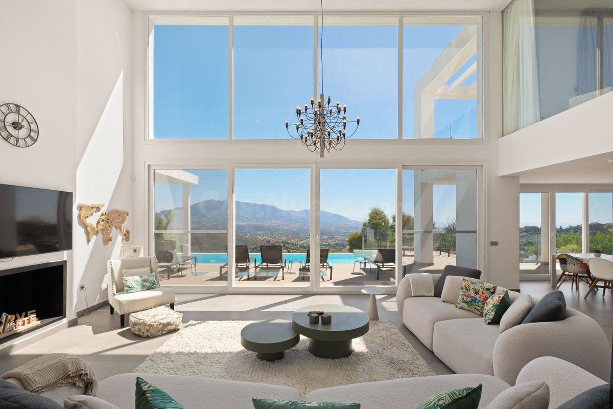 Villa 5 habitaciones 527m² en venta - Ojen pueblo