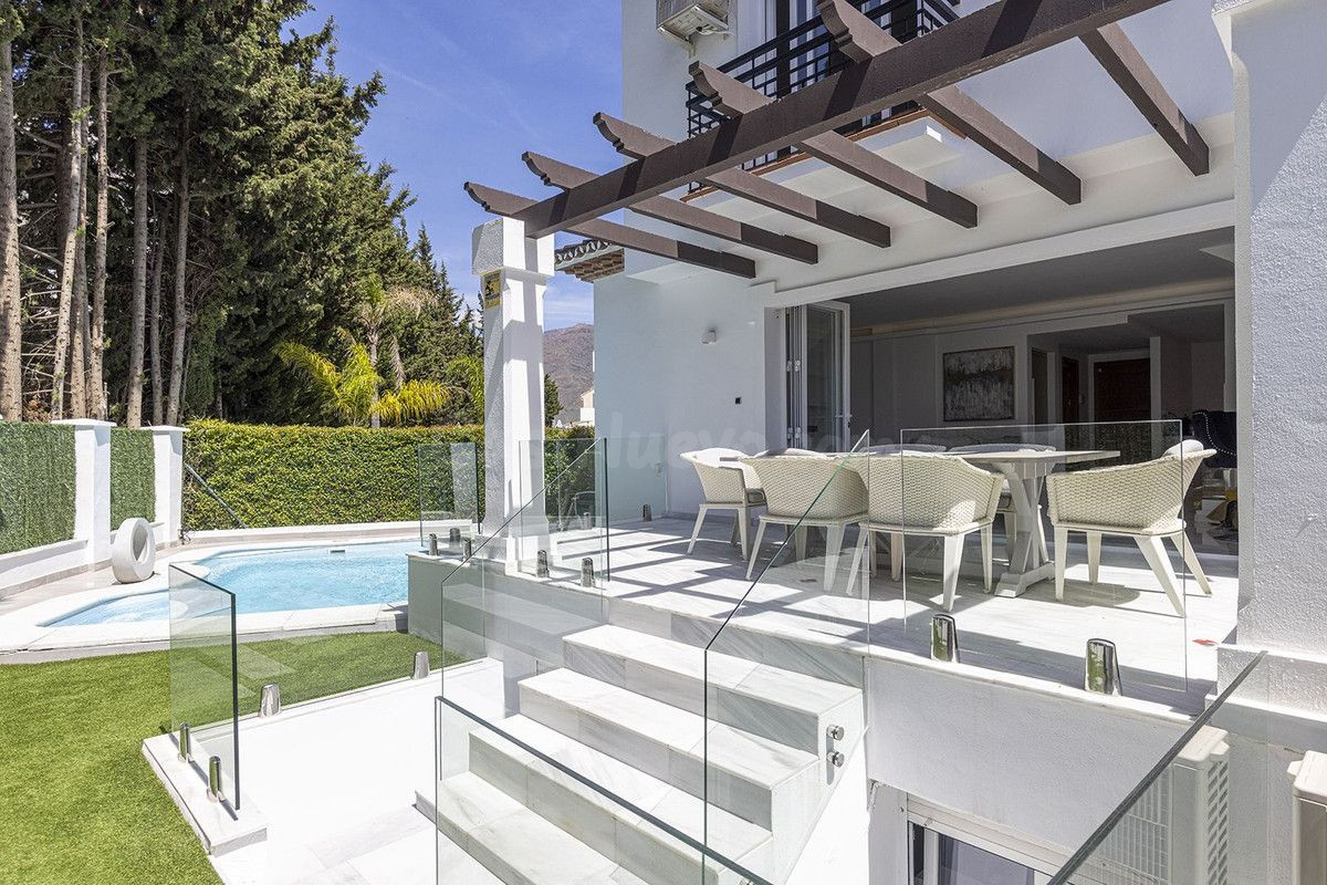 Casa 5 habitaciones 287m² en venta - Parque Central