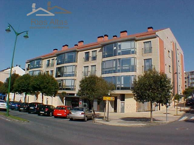 LOCAL SUPERCOMERCIAL EN SANTA CRISTINA - OLEIROS!!! OPORTUNIDAD DE INVERSION!!!