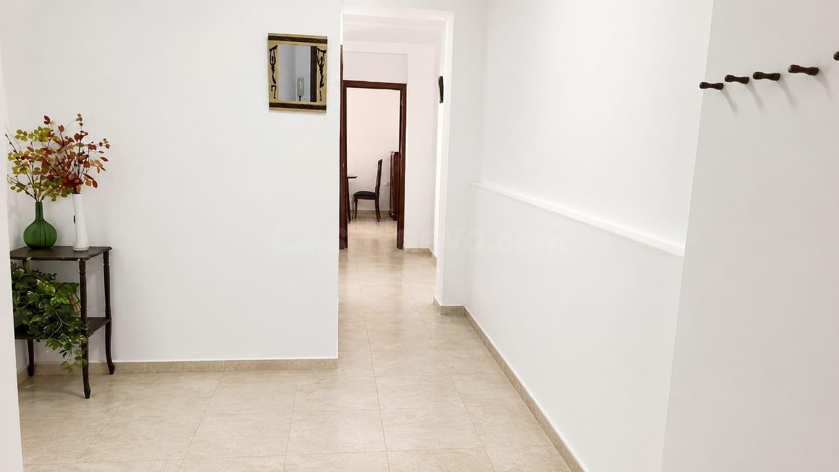 Amplia Planta Baja en Semi Centro de Cabra - ¡Ideal para Tu Familia!