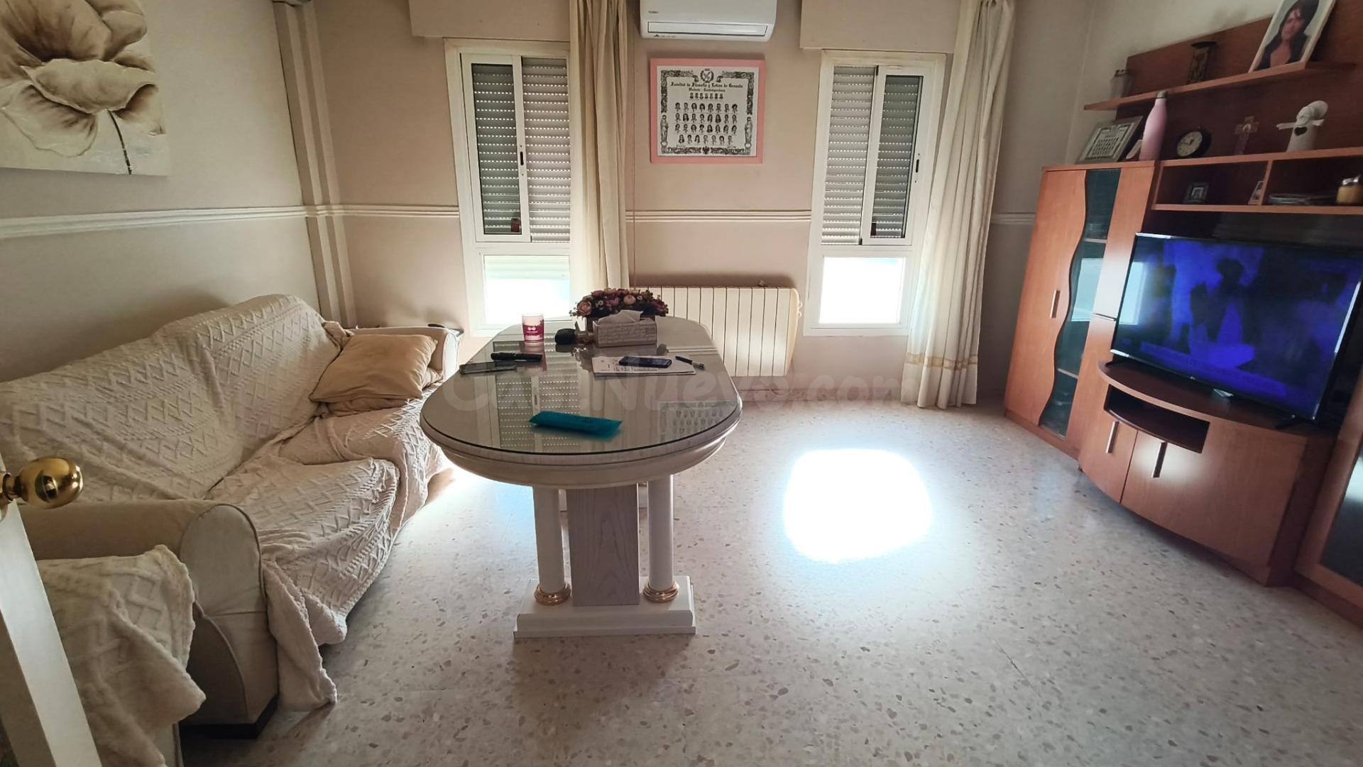 ¡Tu nuevo hogar en Cabra te espera! Perfecto piso de 3 habitaciones