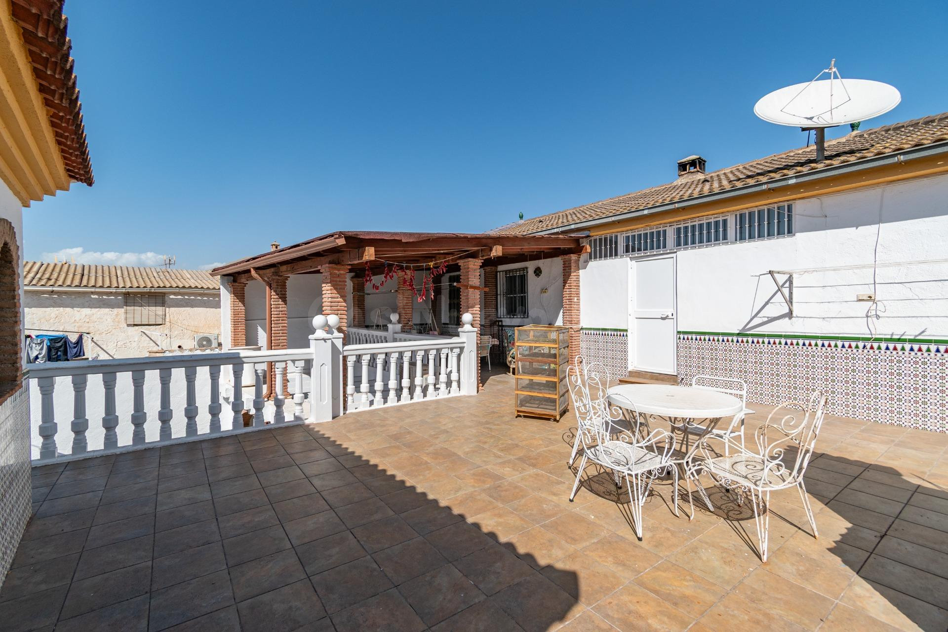 CASA EN ATARFE CON PISCINA - foto 3