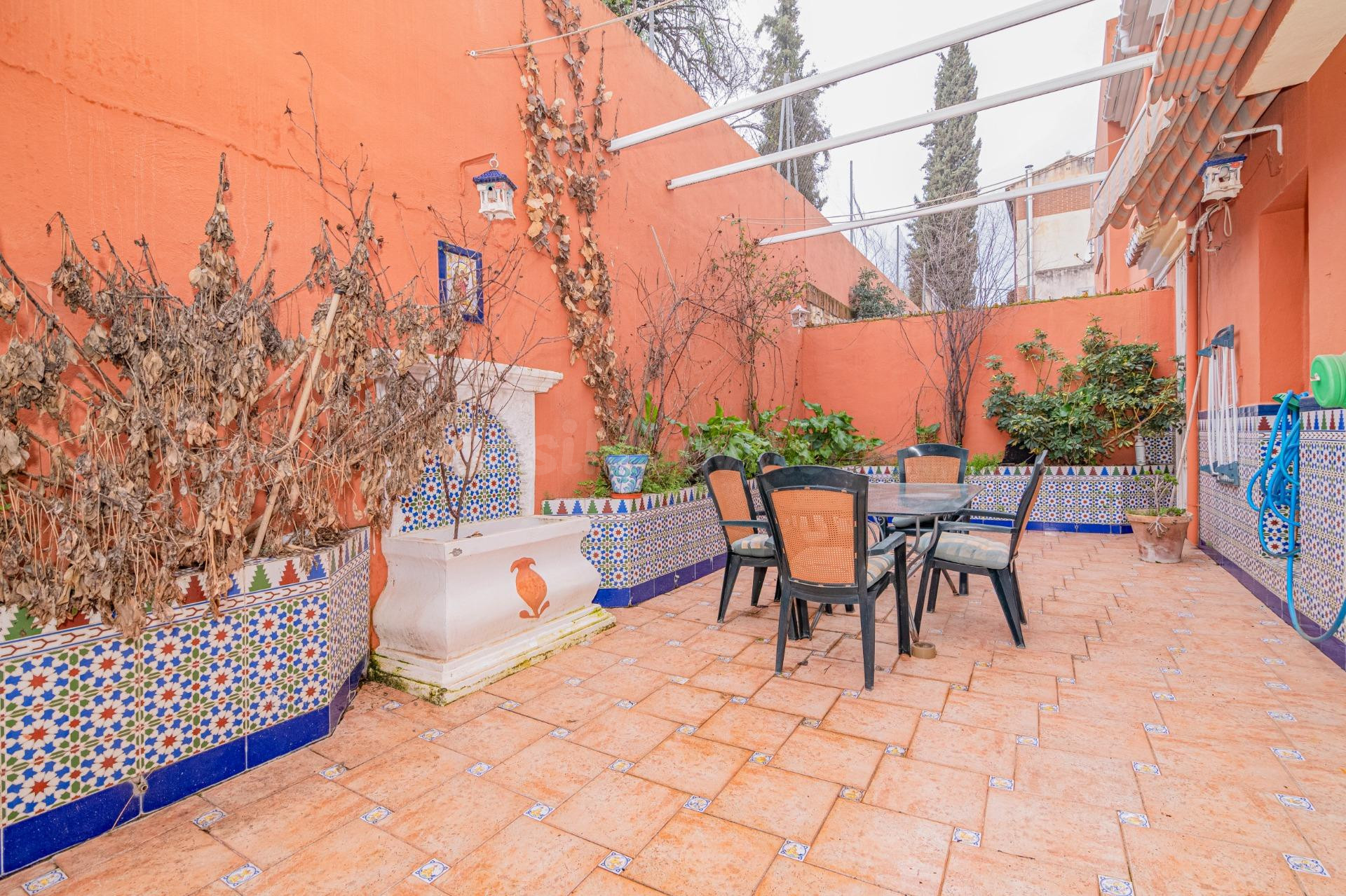 CASA EN BOLA DE ORO