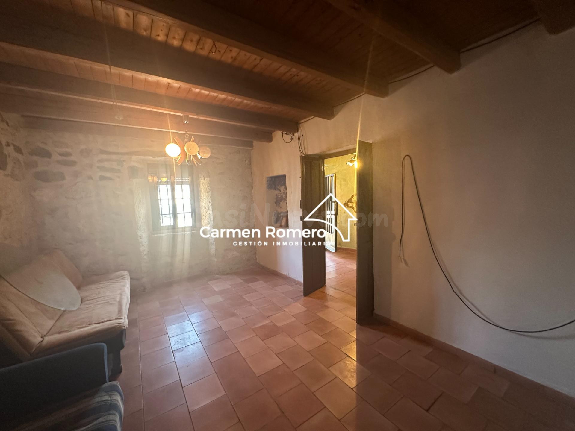 Casa de pueblo con  patio- jardin y garaje a 18 km de Salamanca