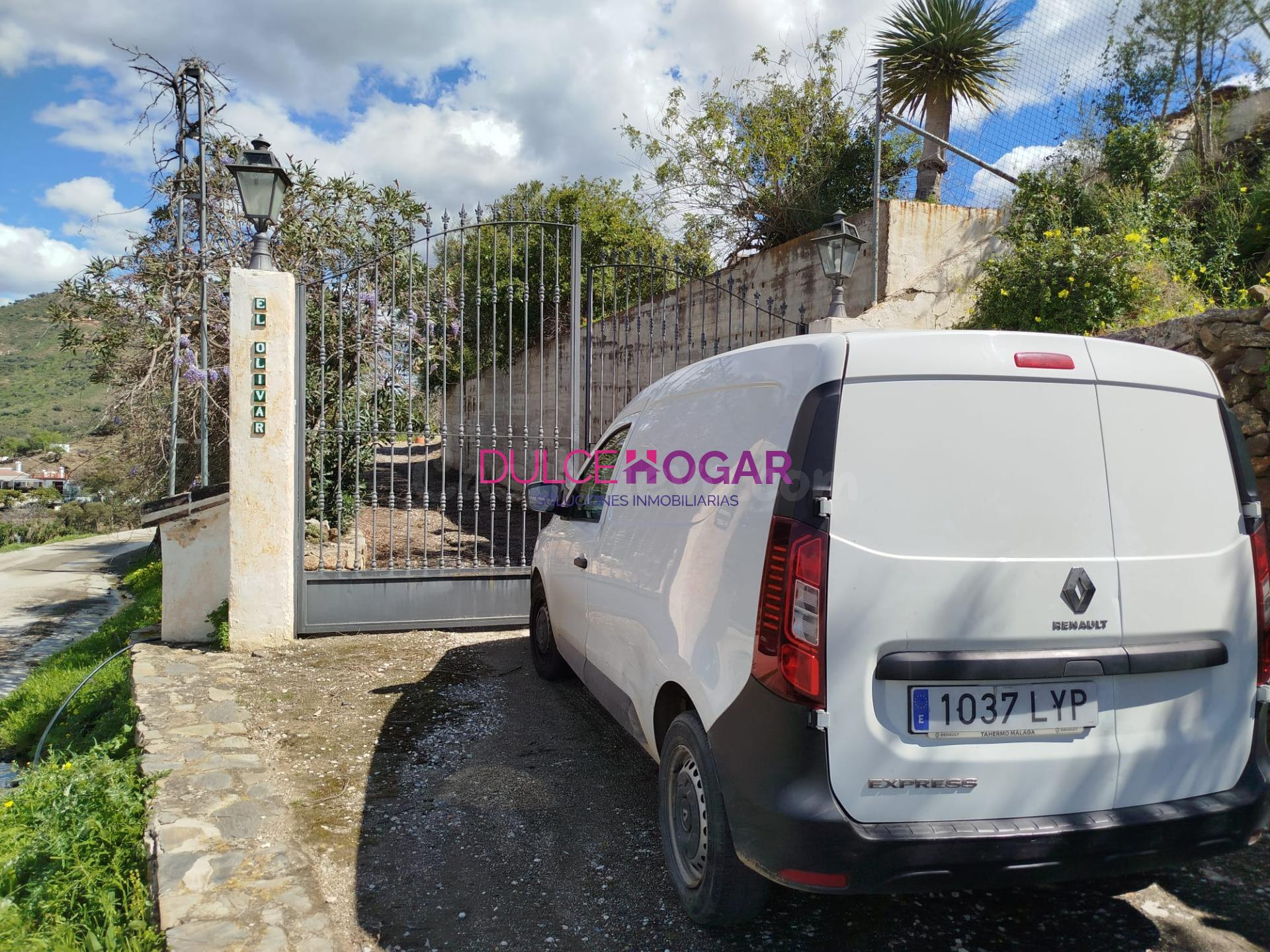ESTUPENDA CASA CON TERRENO EN CANILLAS DEL ACEITUNO