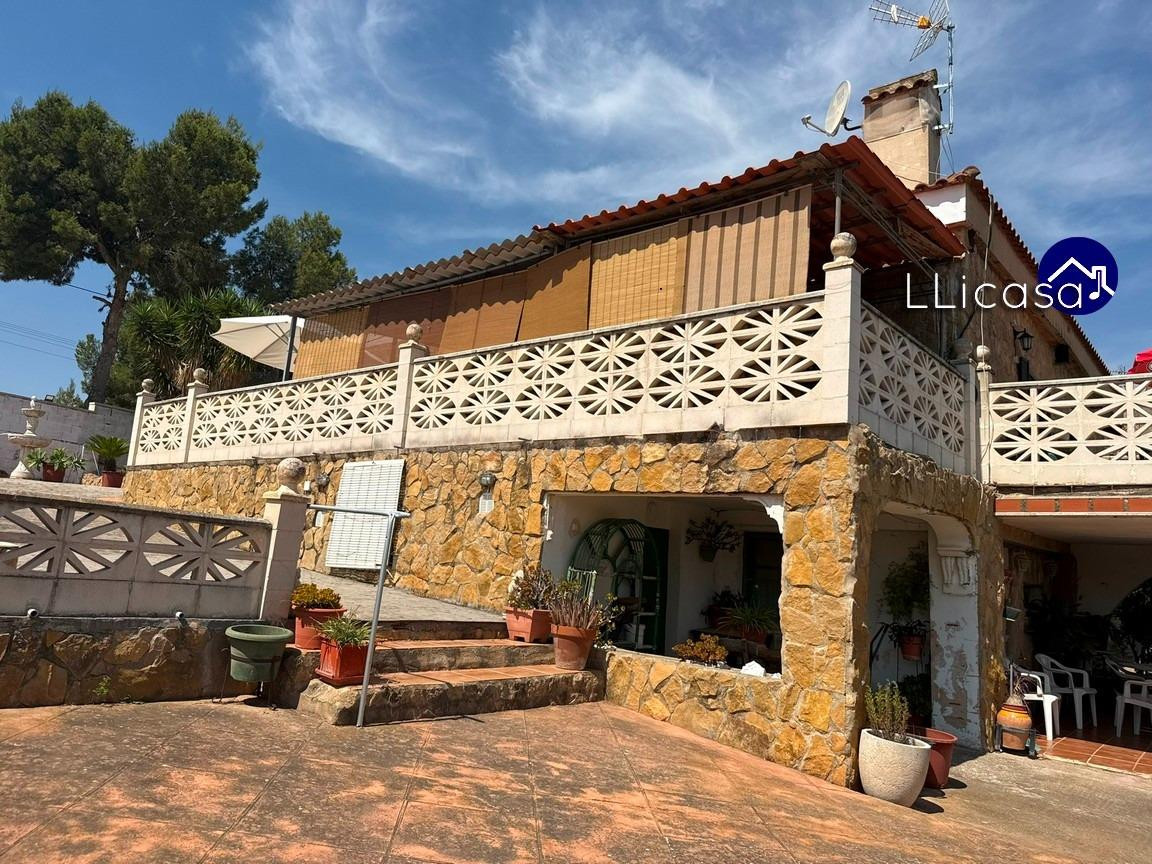 VENTA DE CHALET EN POBLA DE VALLBONA URBANIZACIÓN EL RINCON