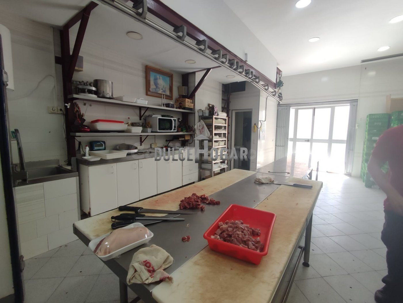 EXCELENTE LOCAL EN MALAGA, EL PERCHEL, IDEAL PARA RUBRO ALIMENTICIO