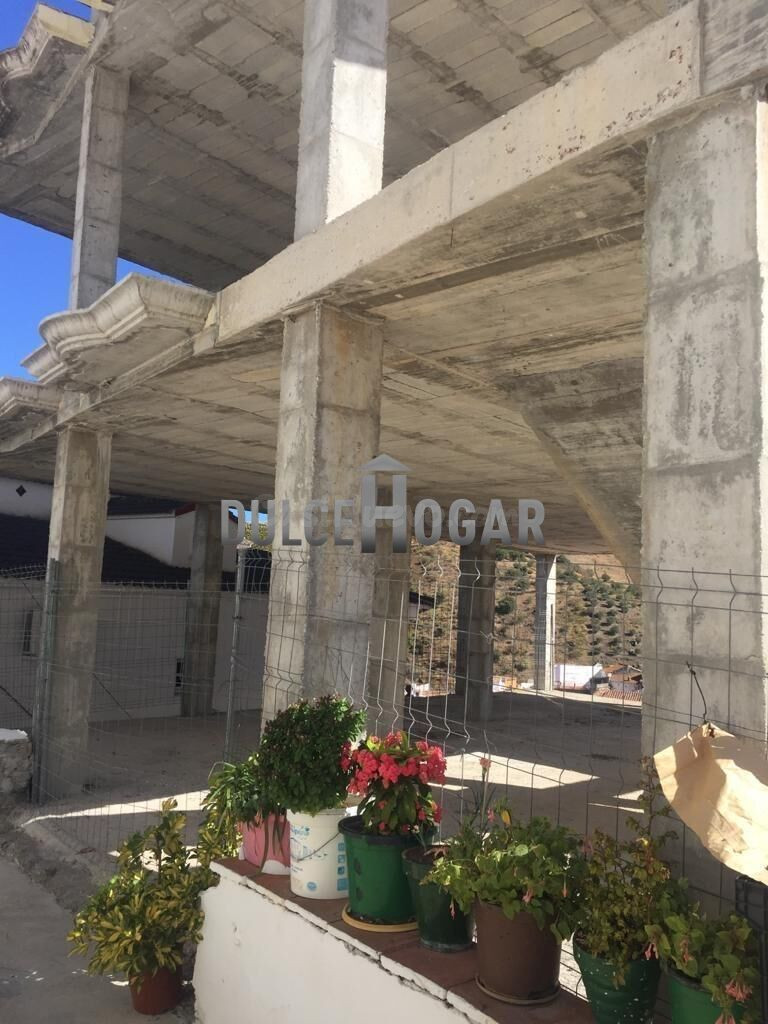 ¡OPORTUNIDAD!  VENTA de ESTRUCTURA en ALMÁCHAR!!