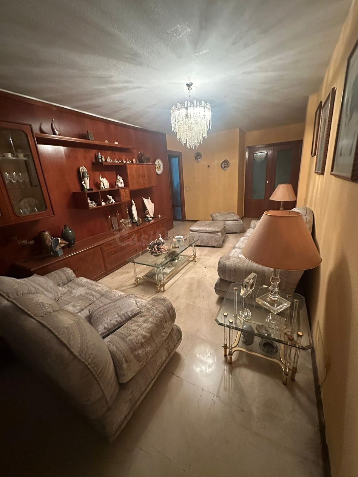 PISO DE  TRES habitaciones EN ZONA DE VIALIA.