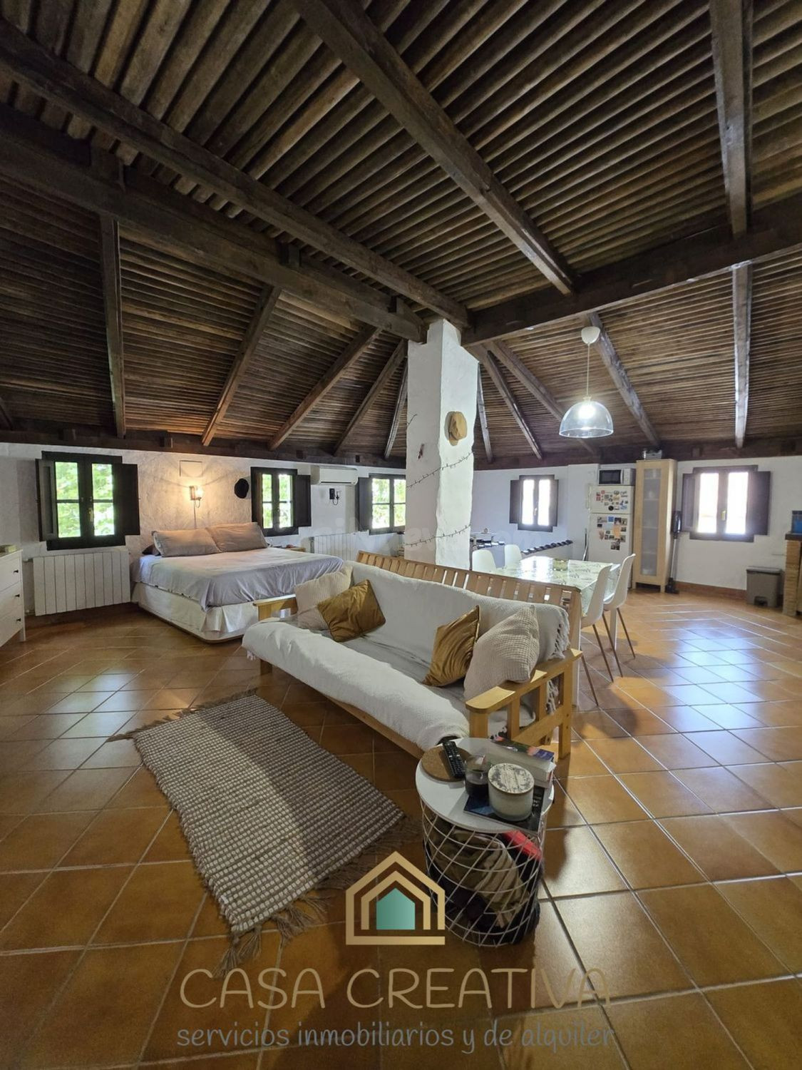 ESTUDIO EN ALQUILER EN XÀTIVA – BUHARDILLA CON TERRAZA Y VISTAS AL CASTILLO