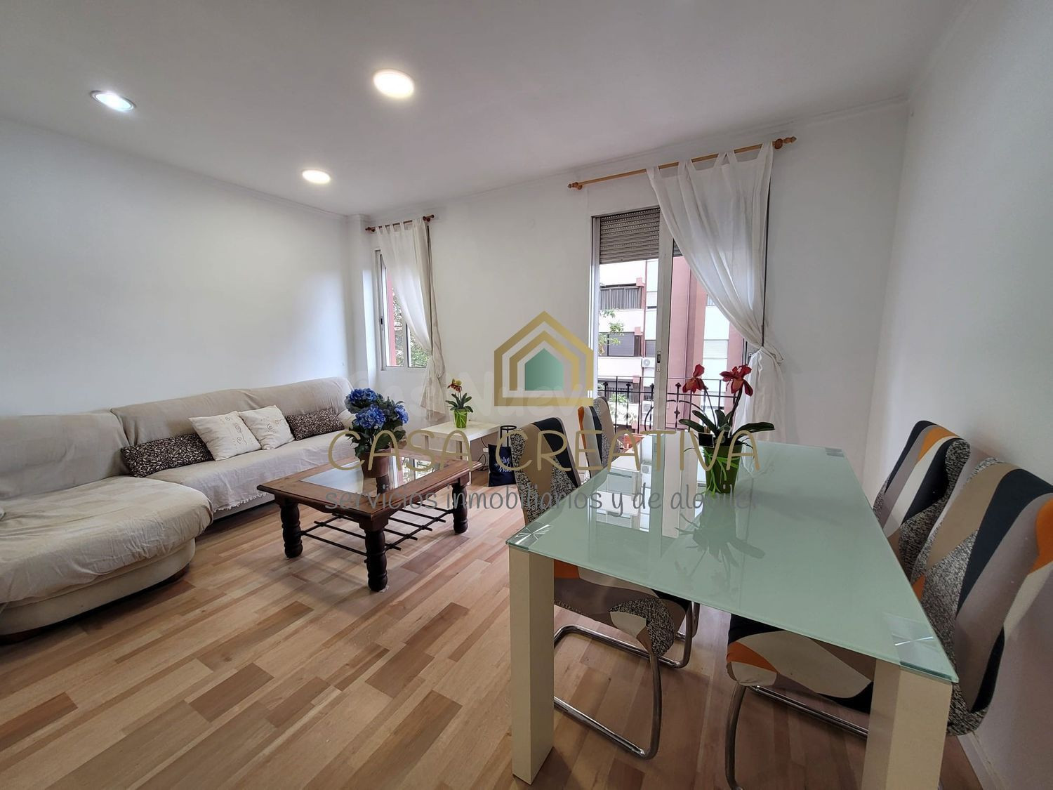 VENDO PISO CON ASCENSOR JUNTO PASEO PECHINA