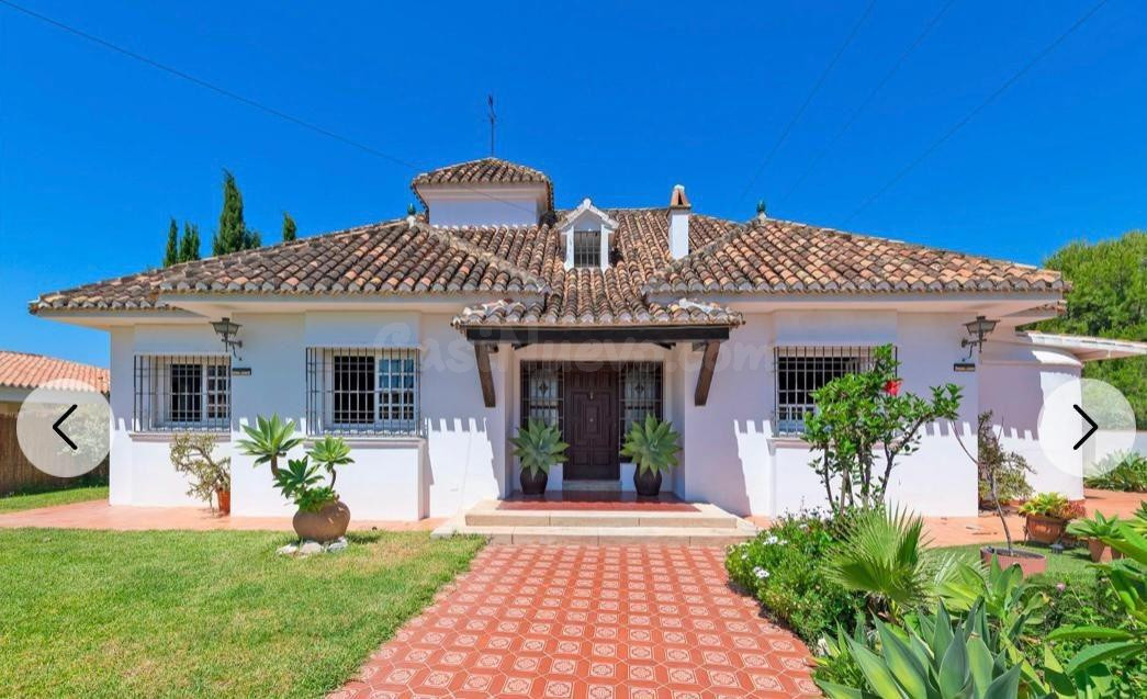 ESPECTACULAR CHALET INDEPENDIENTE EN LA CALA DEL MORAL