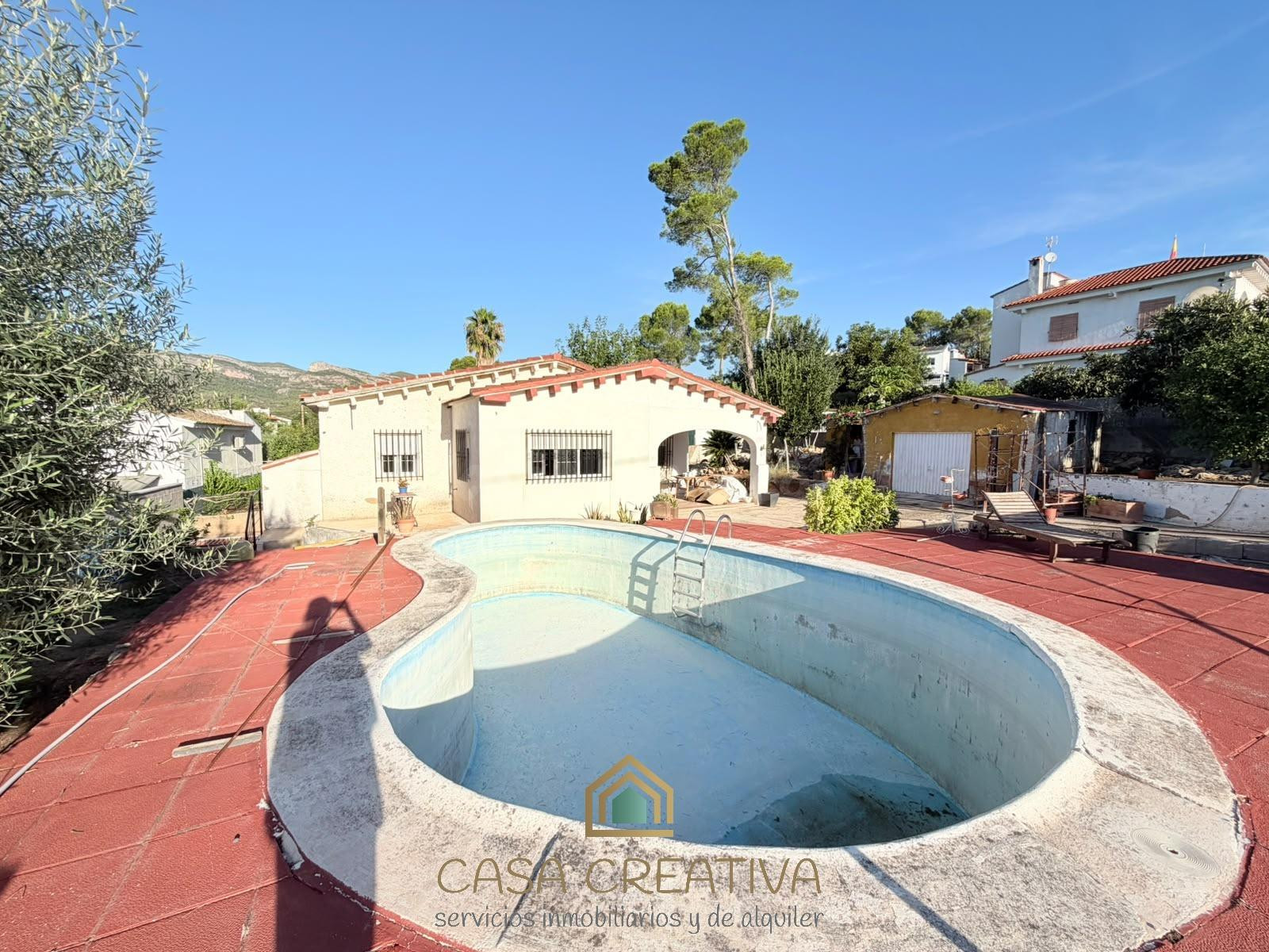 CASA CON PARCELA DE 1.100 M2, PISCINA Y 90 M2 DE VIVIENDA EN - foto 2