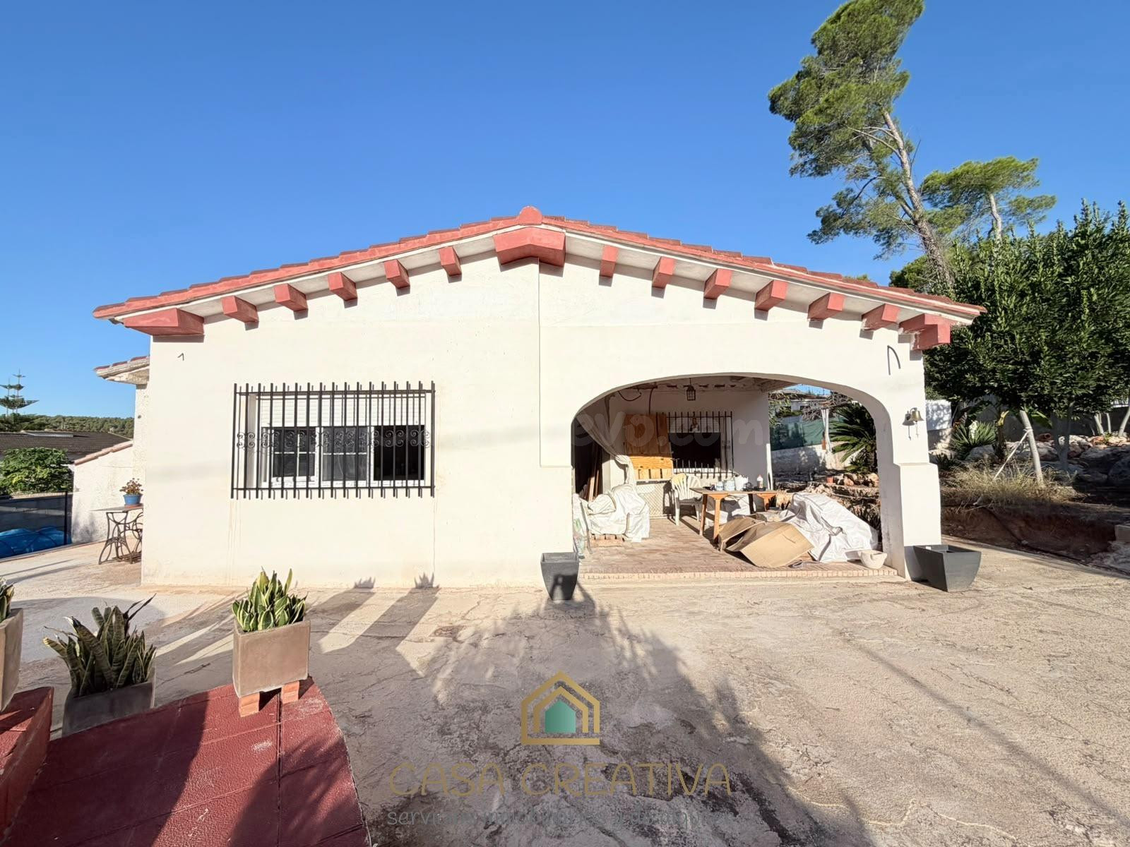 CASA CON PARCELA DE 1.100 M2, PISCINA Y 90 M2 DE VIVIENDA EN - foto 3