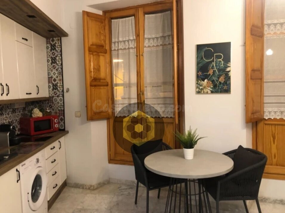 CT/ Precioso apartamento amueblado en pleno centro de Granada.
