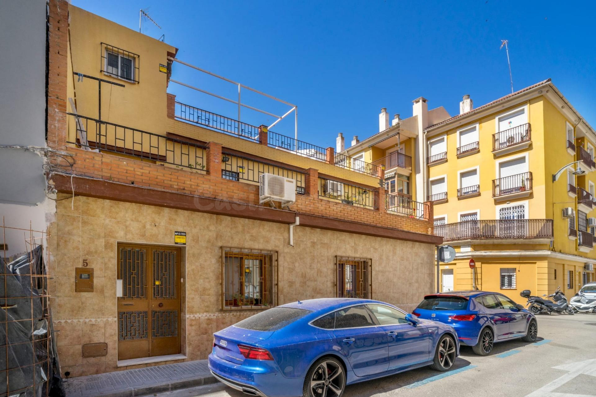 GRAN CASA EN LA ZONA DE LA TRINIDAD CON MUCHAS OPCIONES