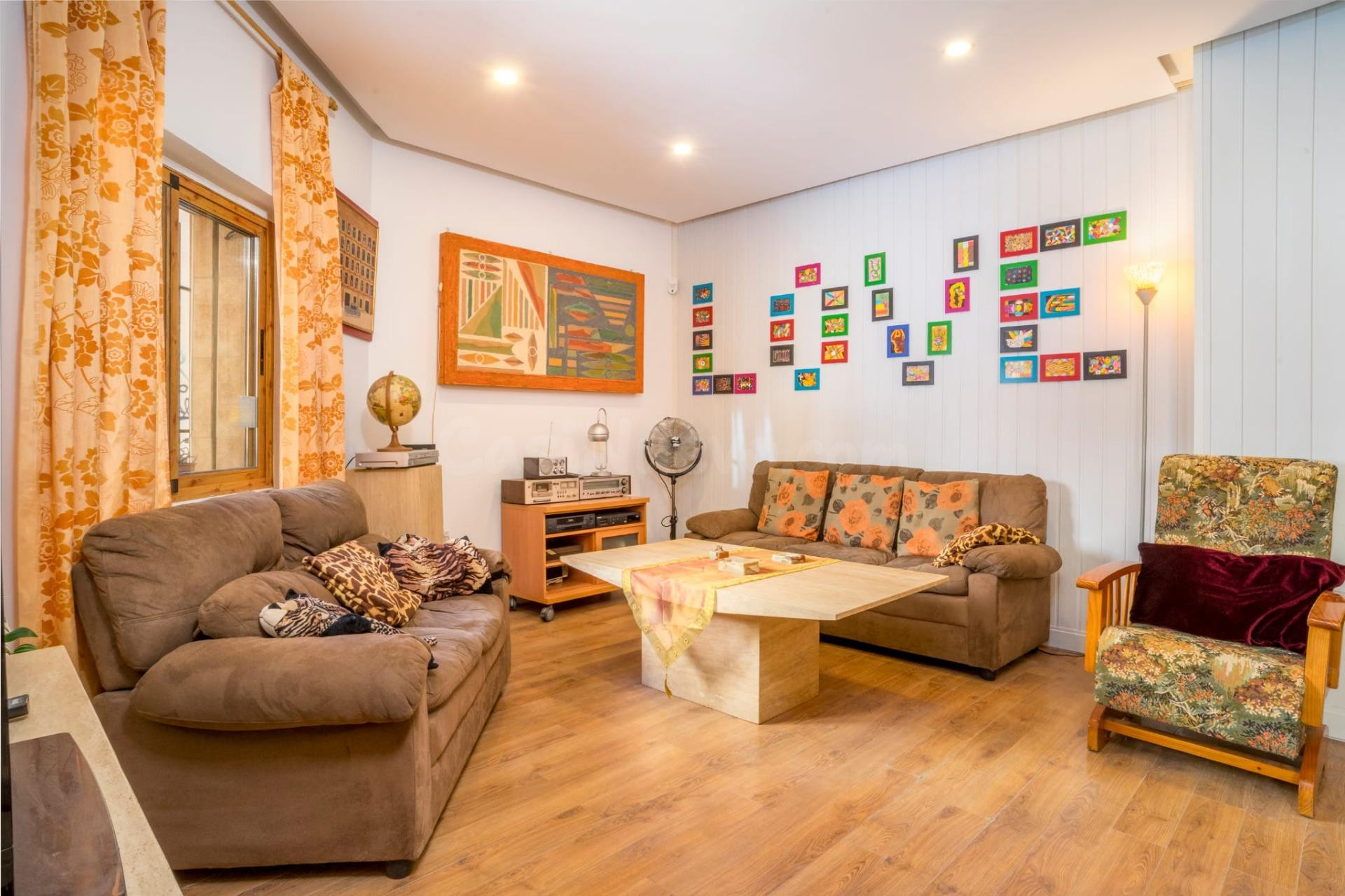 GRAN CASA EN LA ZONA DE LA TRINIDAD CON MUCHAS OPCIONES - foto 3