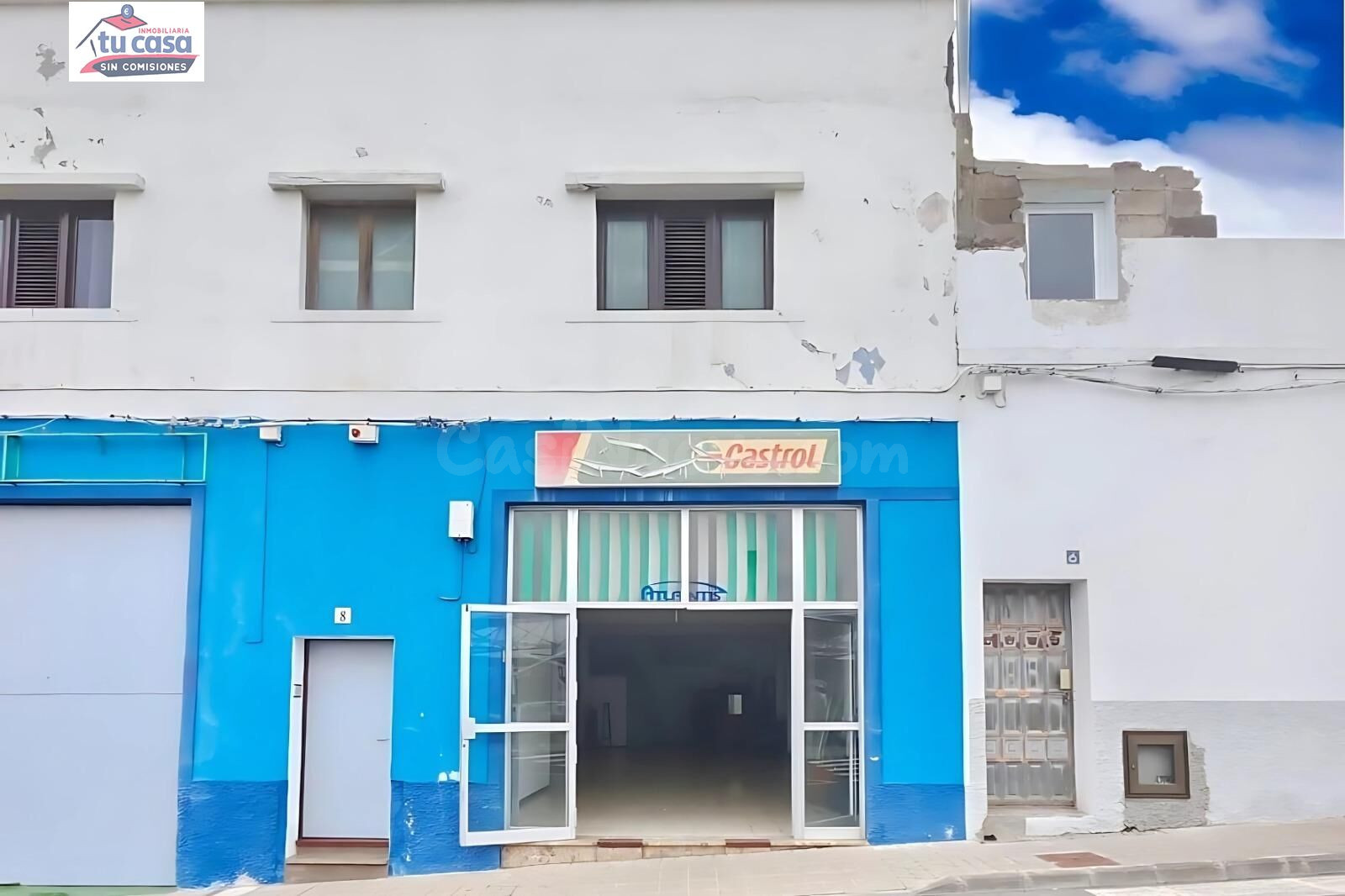 ¡Se alquila local comercial en pleno corazón de Moya, frente al Mercado!