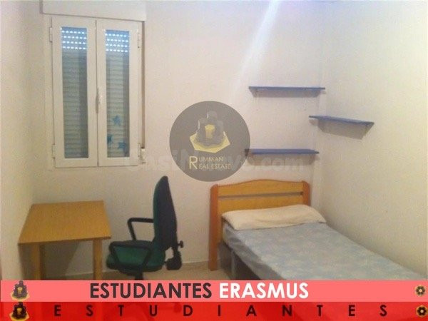 EST/ERASMUS/ Piso de CUATRO dormitorios en Albaicín Bajo