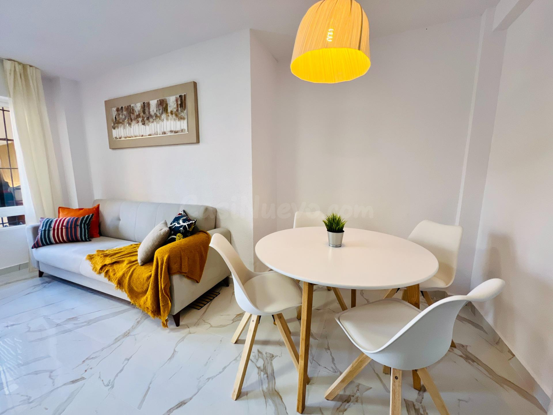 BUNGALOW PLANTA BAJA 2 DORMITORIOS - TOTALMENTE REFORMADO - LA VELETA