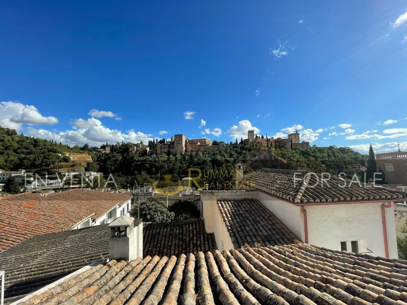 ✨ "Vistas a la Alhambra + un Carmen con historia = Pura fantasía inmobiliaria" ✨