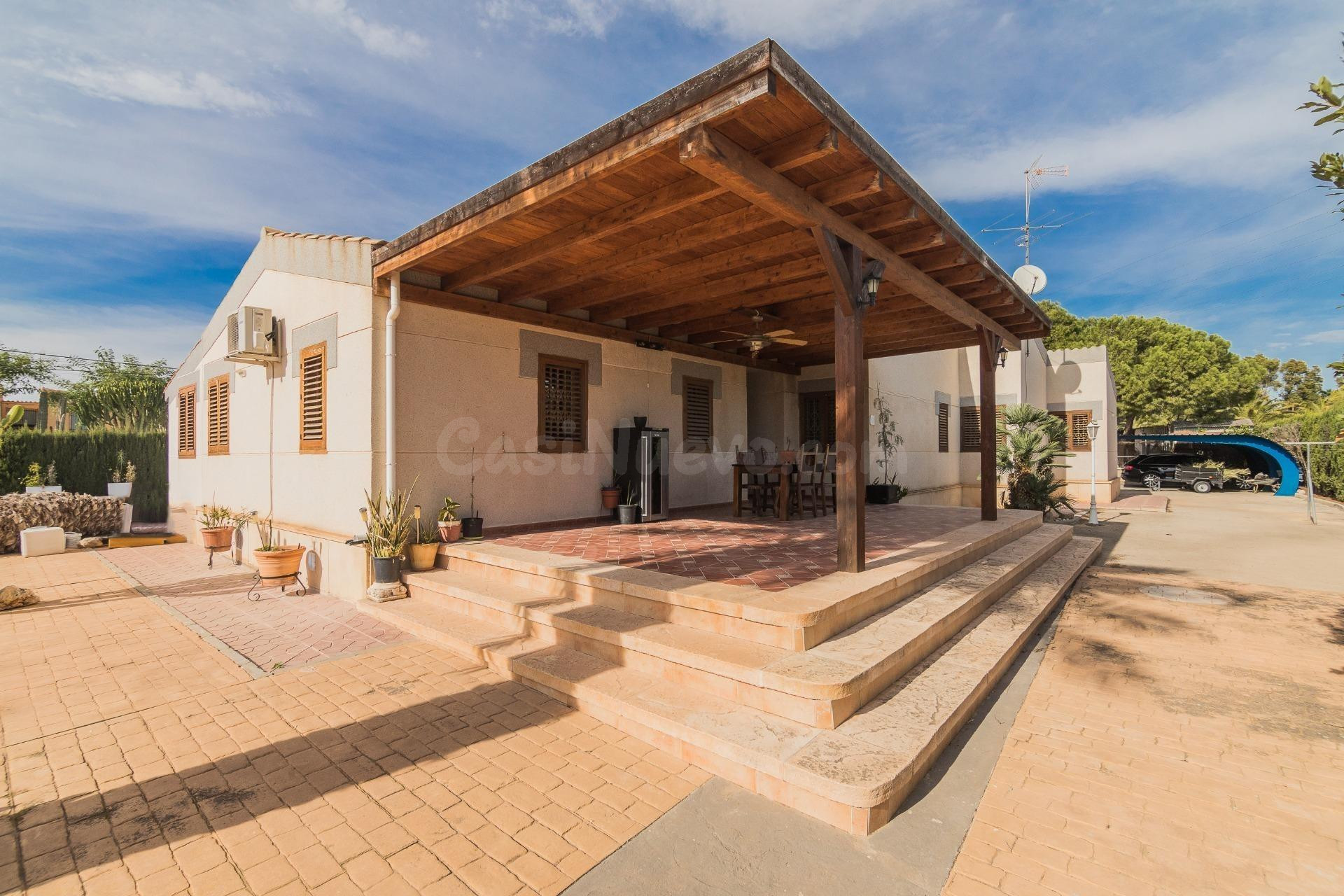 Chalet independiente de lujo en suelo urbanizable