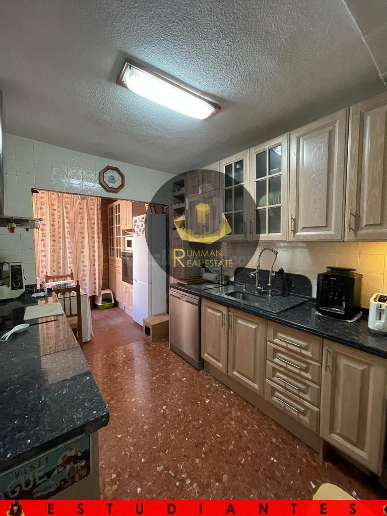 EST / Piso de CUATRO Dormitorios en La Chana