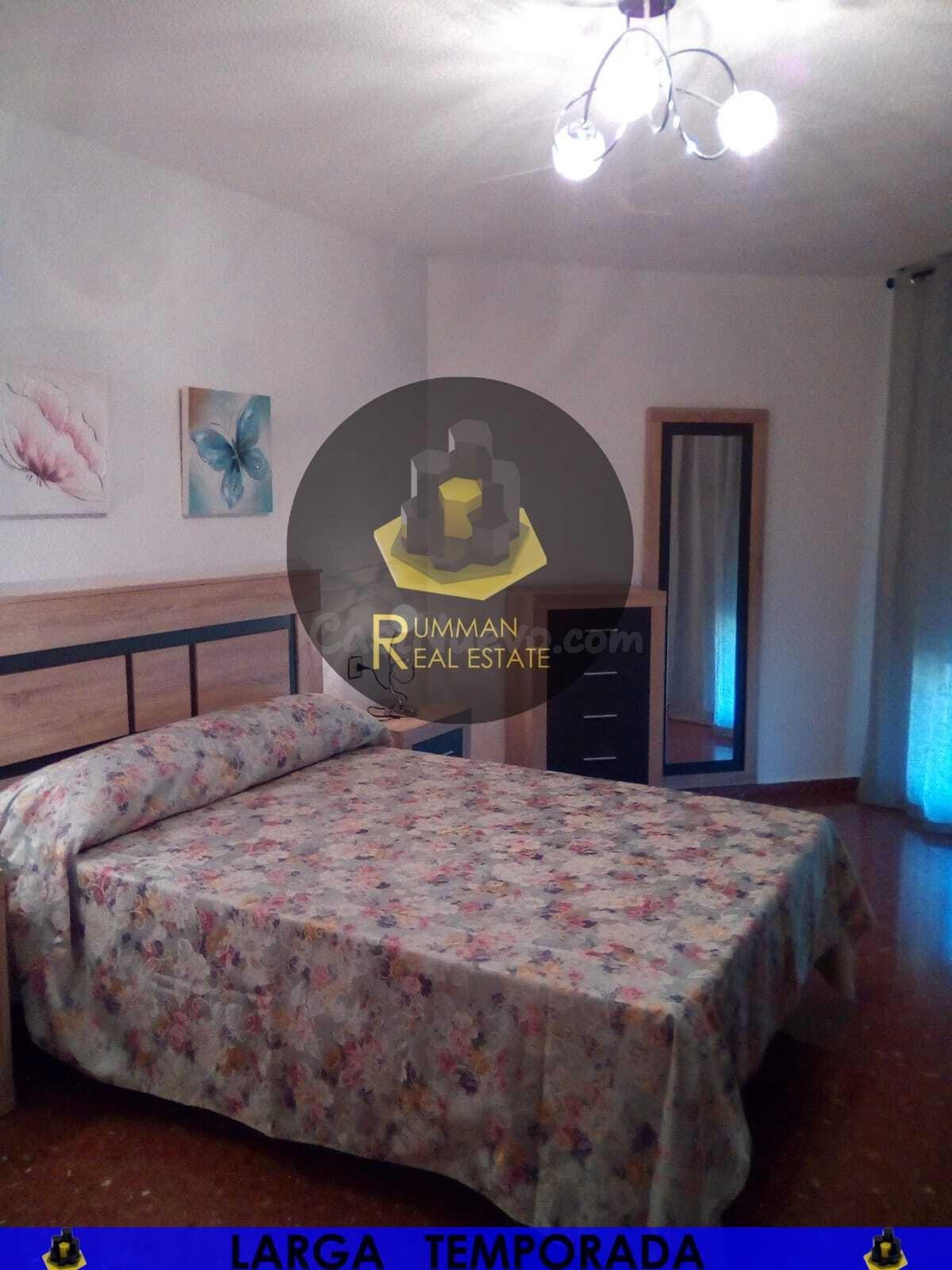 EST / Piso de CUATRO Dormitorios en Alcampo
