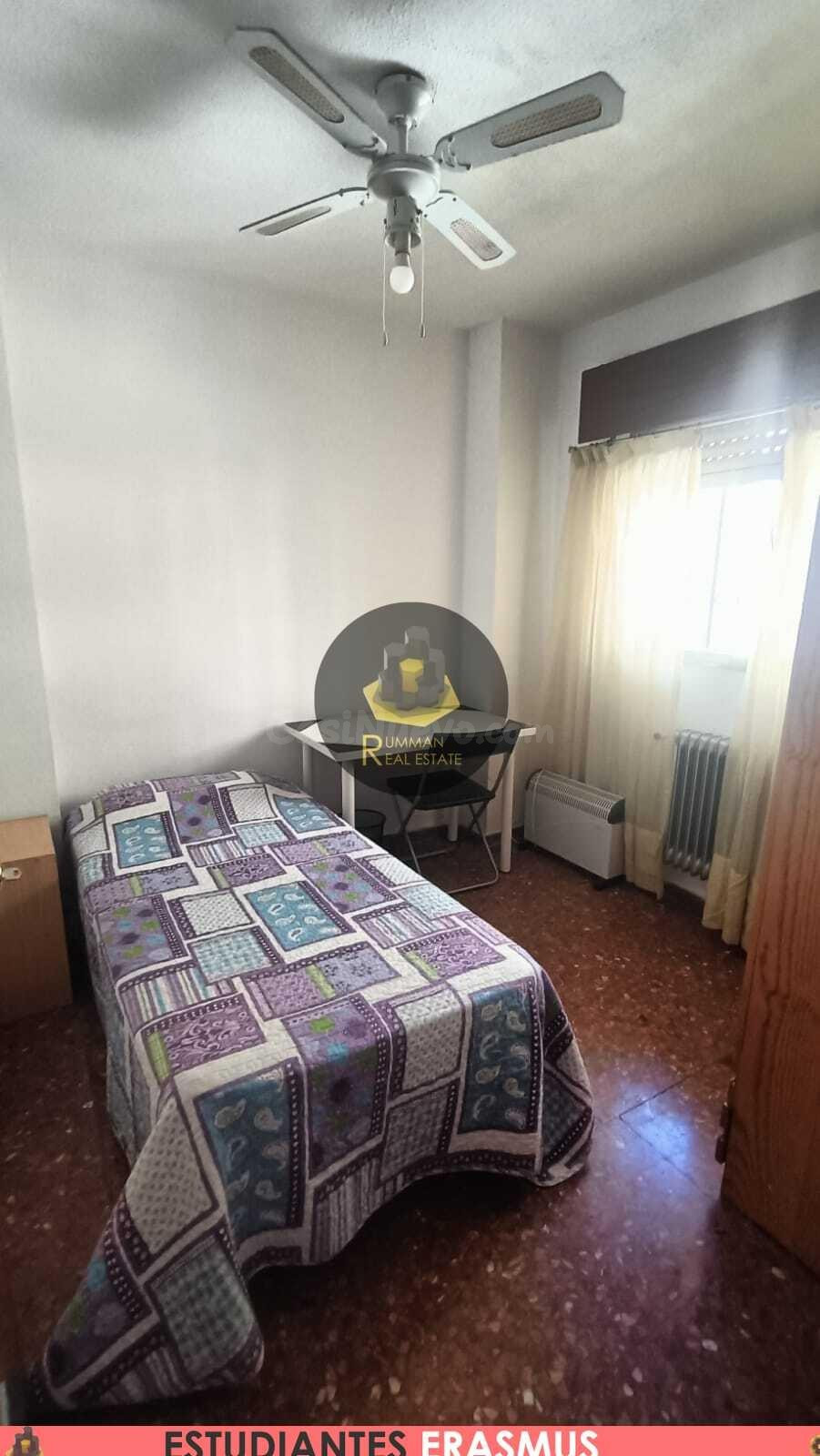 ERASMUS / Piso de CUATRO Dormitorios en el Centro