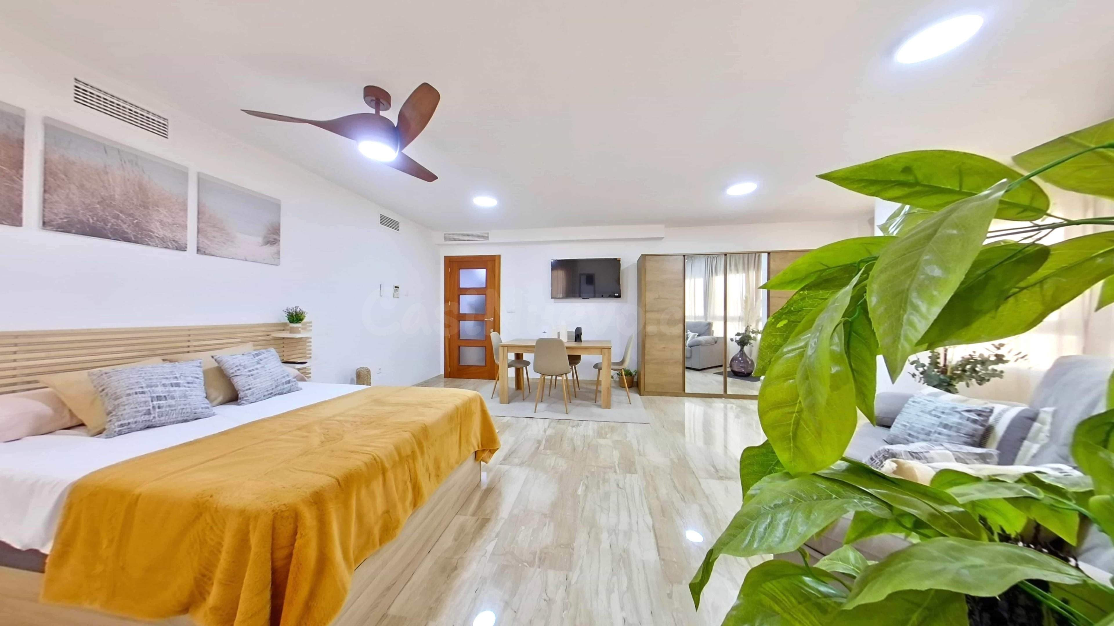 *****  Habitación Postiguet para 4 personas en pleno centro de Alicante *****