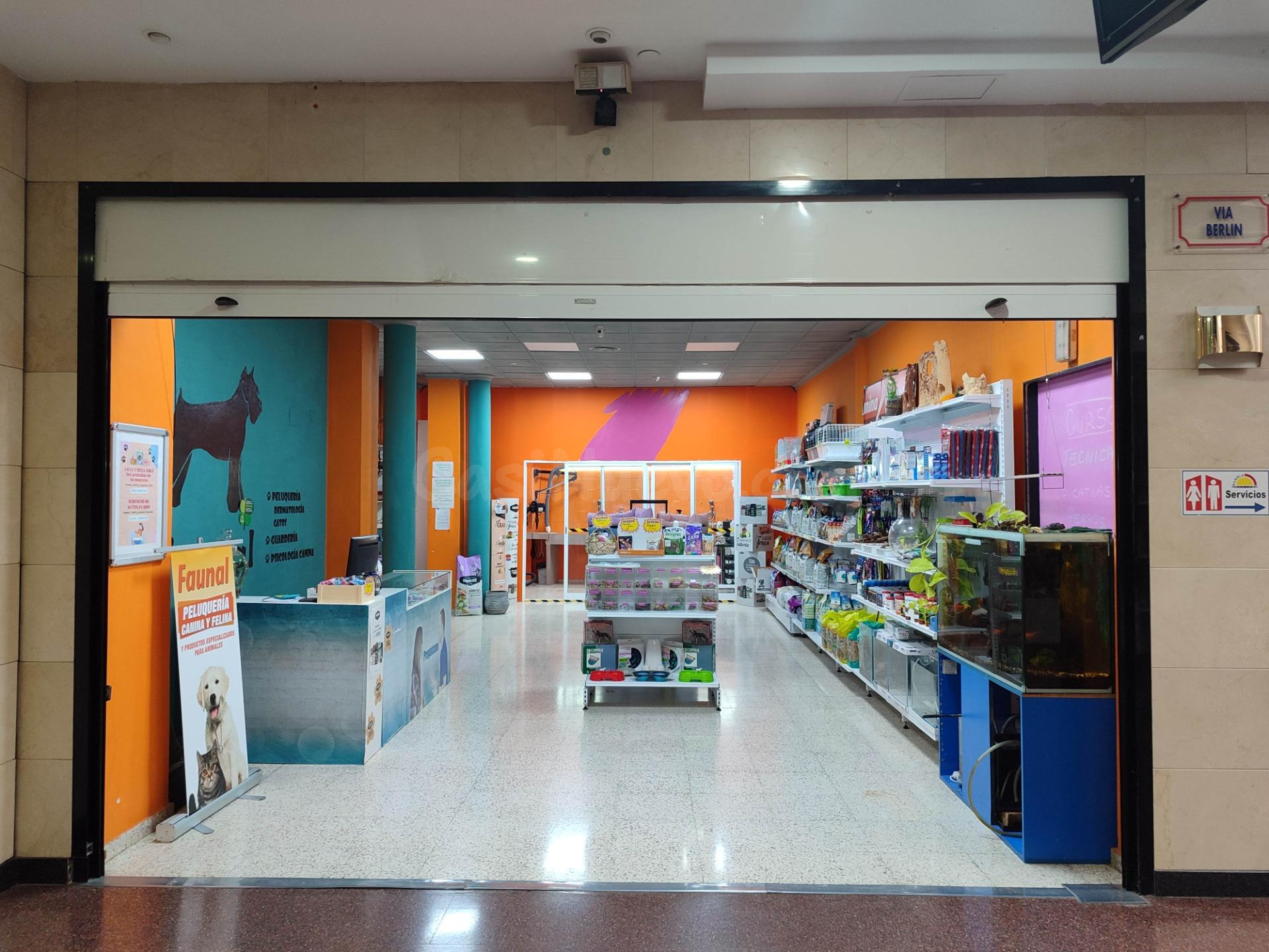 LOCAL COMERCIAL ACONDICIONADO Y MUY CENTRICO