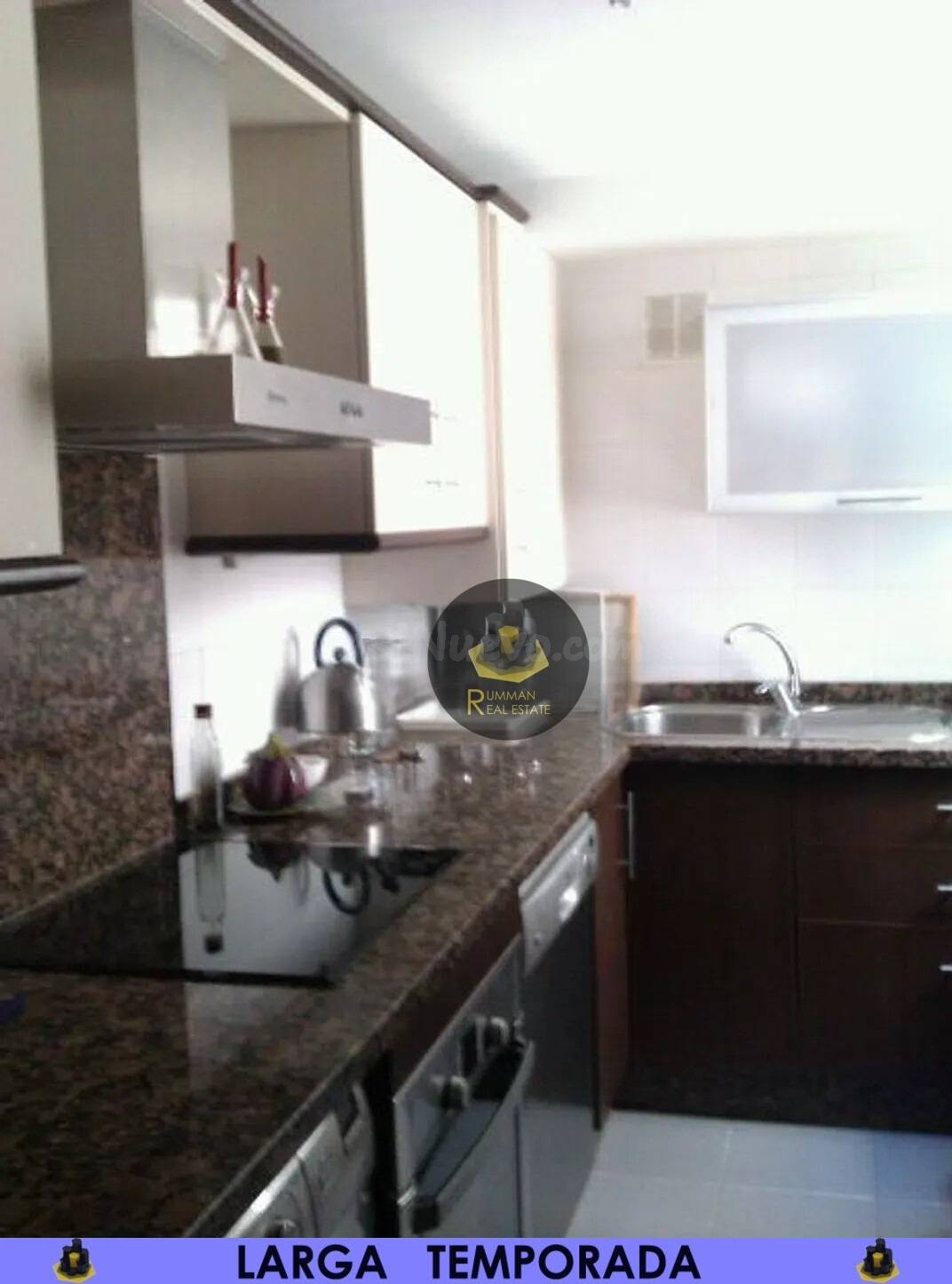 LT / Piso de TRES dormitorios, zona Almanjayar