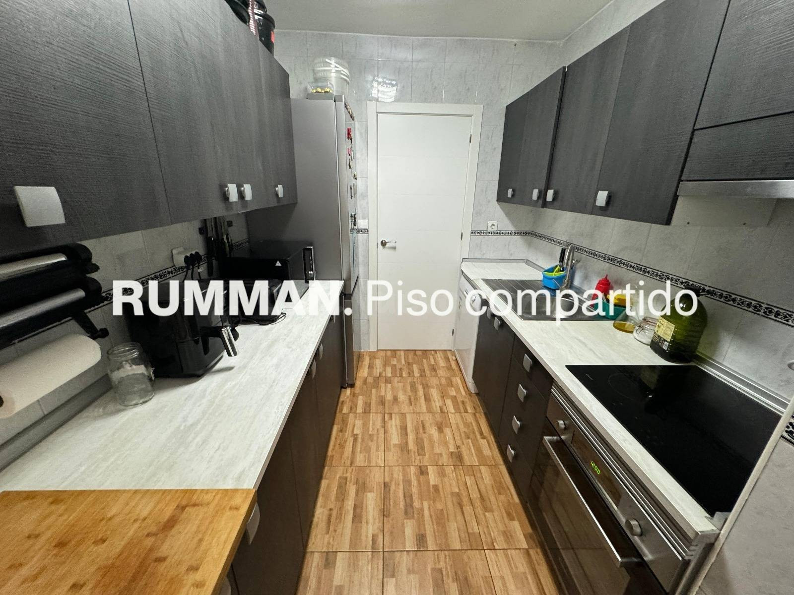 EST/ERAS/TRAB/ Piso de CINCO dormitorios en zona Campus de la Cartuja