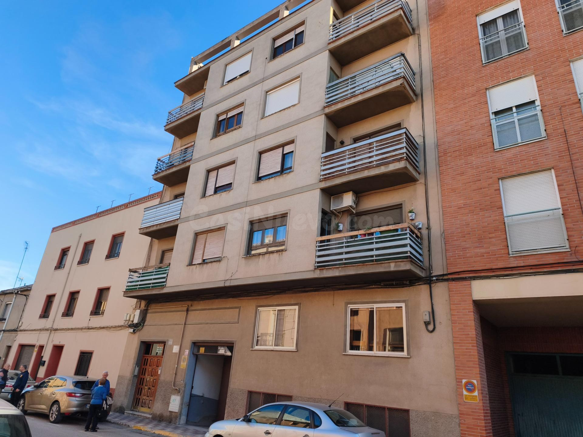 GARAJE BARRIO SAN ROQUE CON BUEN ACCESO