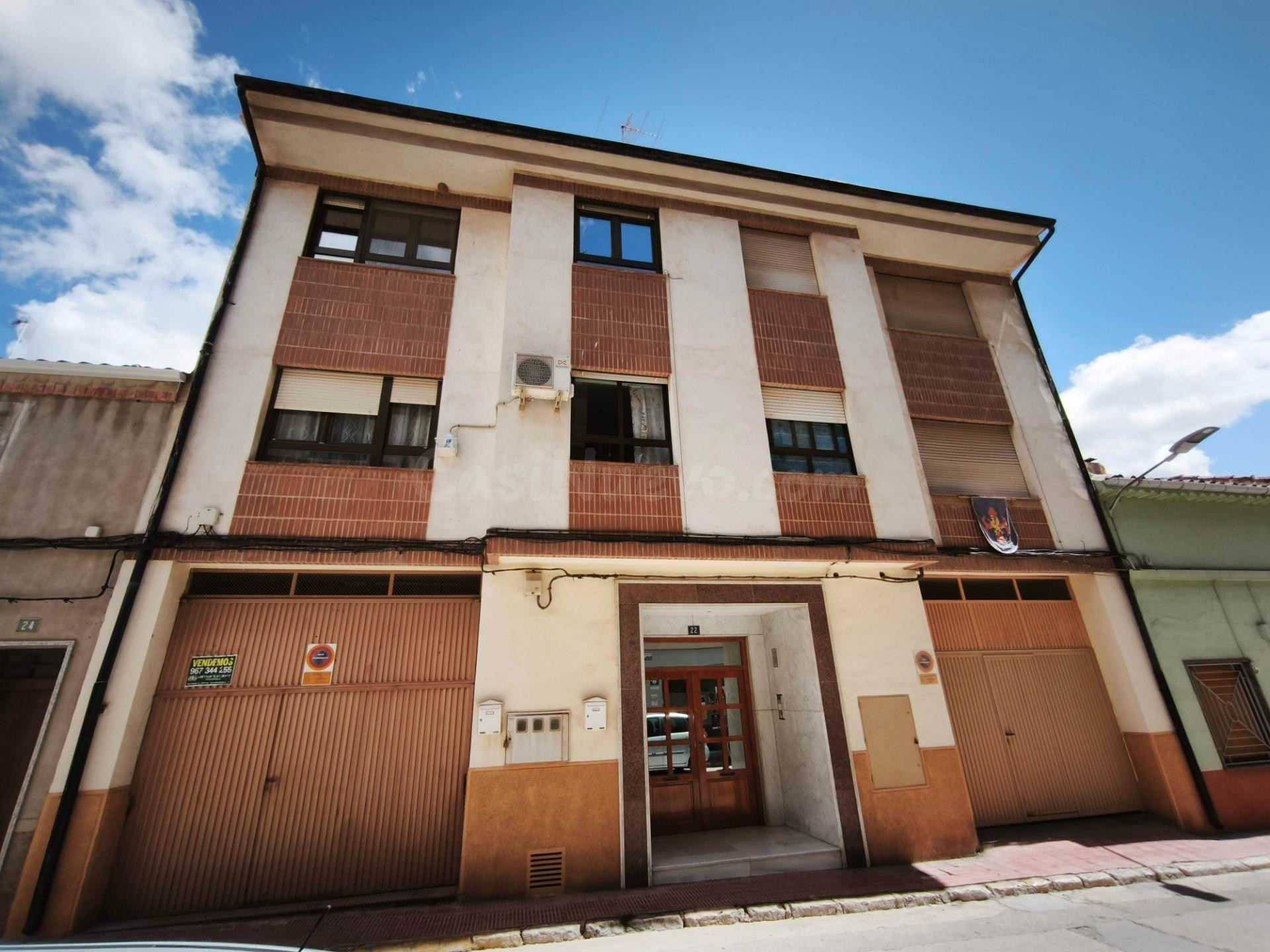 PISO CON 4 DORMITORIOS ZONA CENTRO, CON GARAJE Y TRASTERO- TOTALMENTE EQUIPADA Y AMUEBLADA