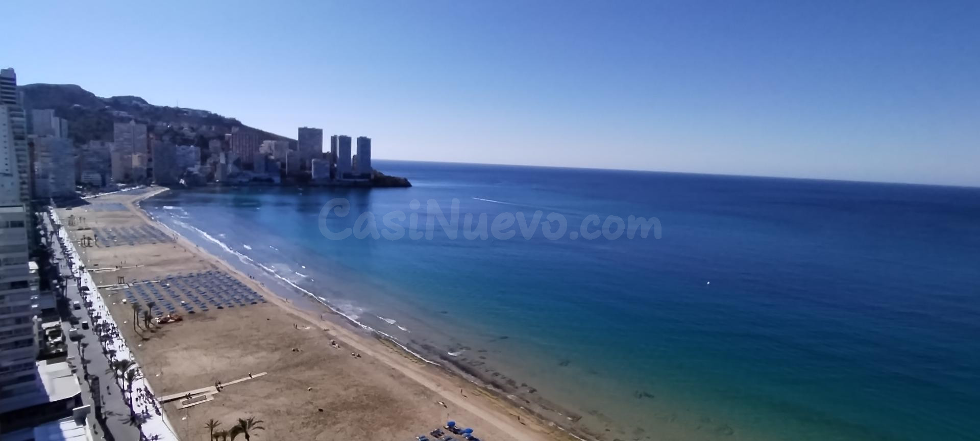 Apartamento en primera línea de playa Levante con 3 hab. y 3 baños www.inmobiliarialesdunes.com