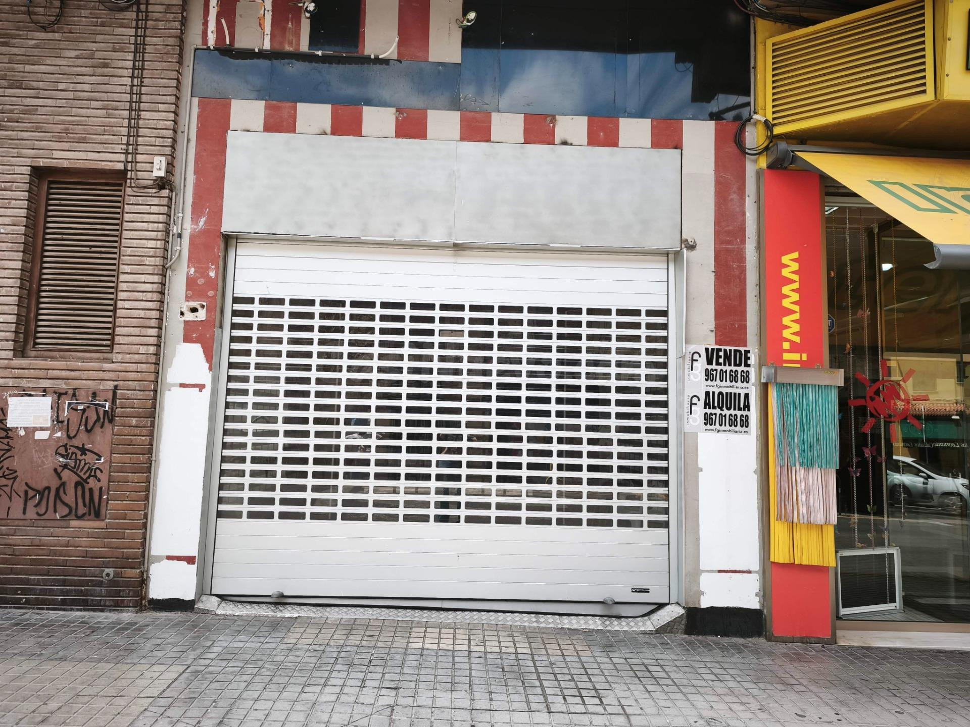 LOCAL COMERCIAL MUY CENTRICO TOTALMENTE ACONDICIONADO DE 200 M2