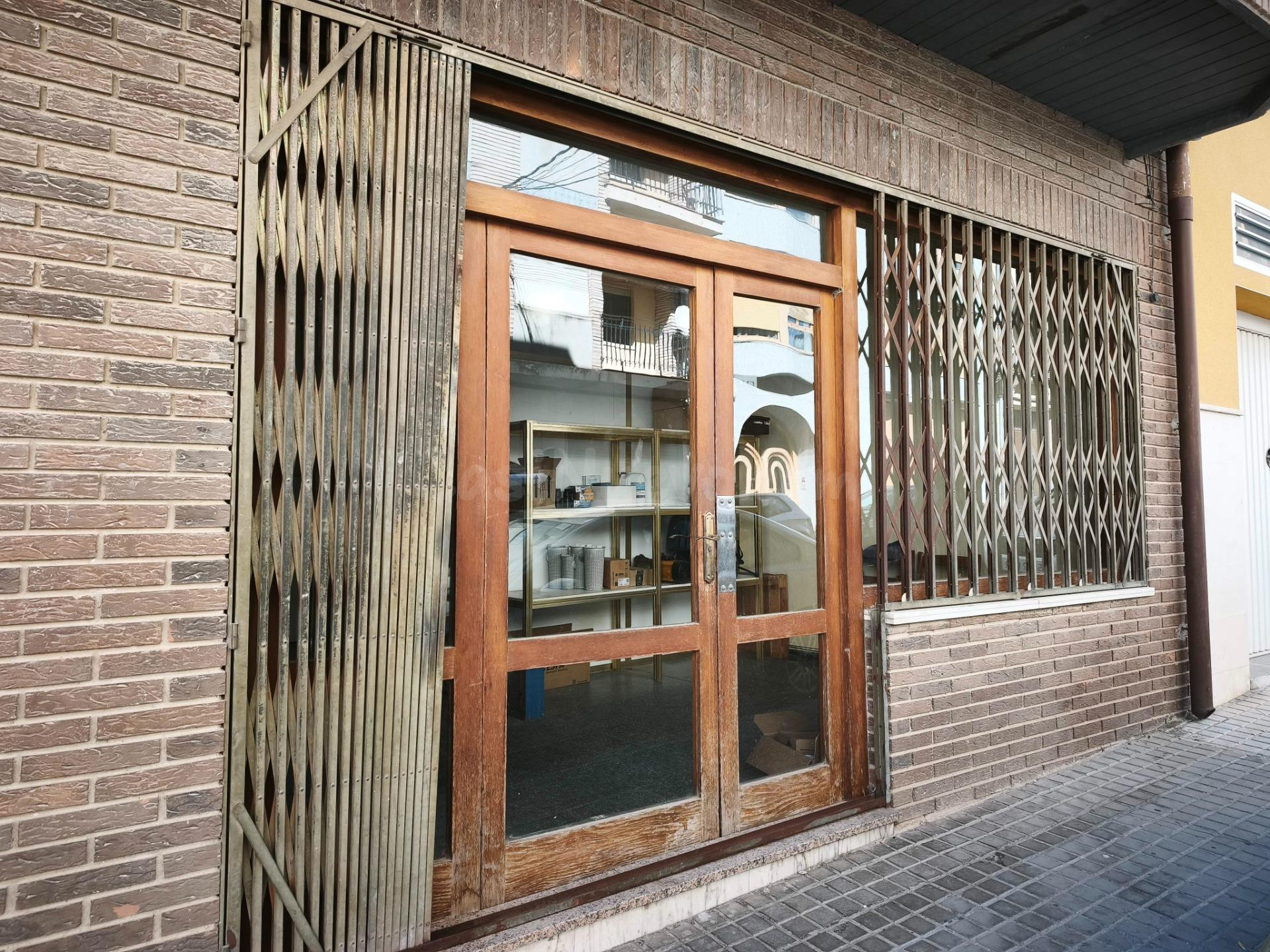 LOCAL COMERCIAL TOTALMENTE ACONDICIONADO