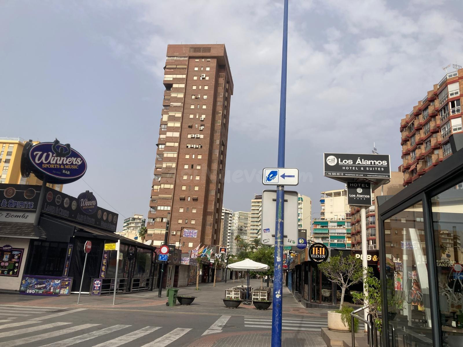 Rebajada, oportunidad. Plaza de garaje en la plaza triangular de Benidorm www.inmobiliarialesdunes.com
