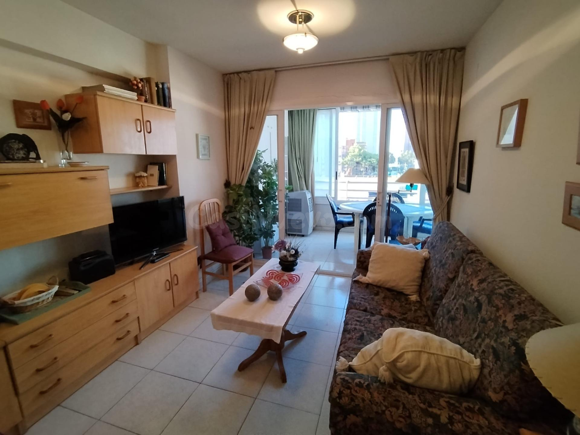 Apartamento de 1 dormitorio en zona de Levante. Vistas despejadas. Piscina y pista de tenis.