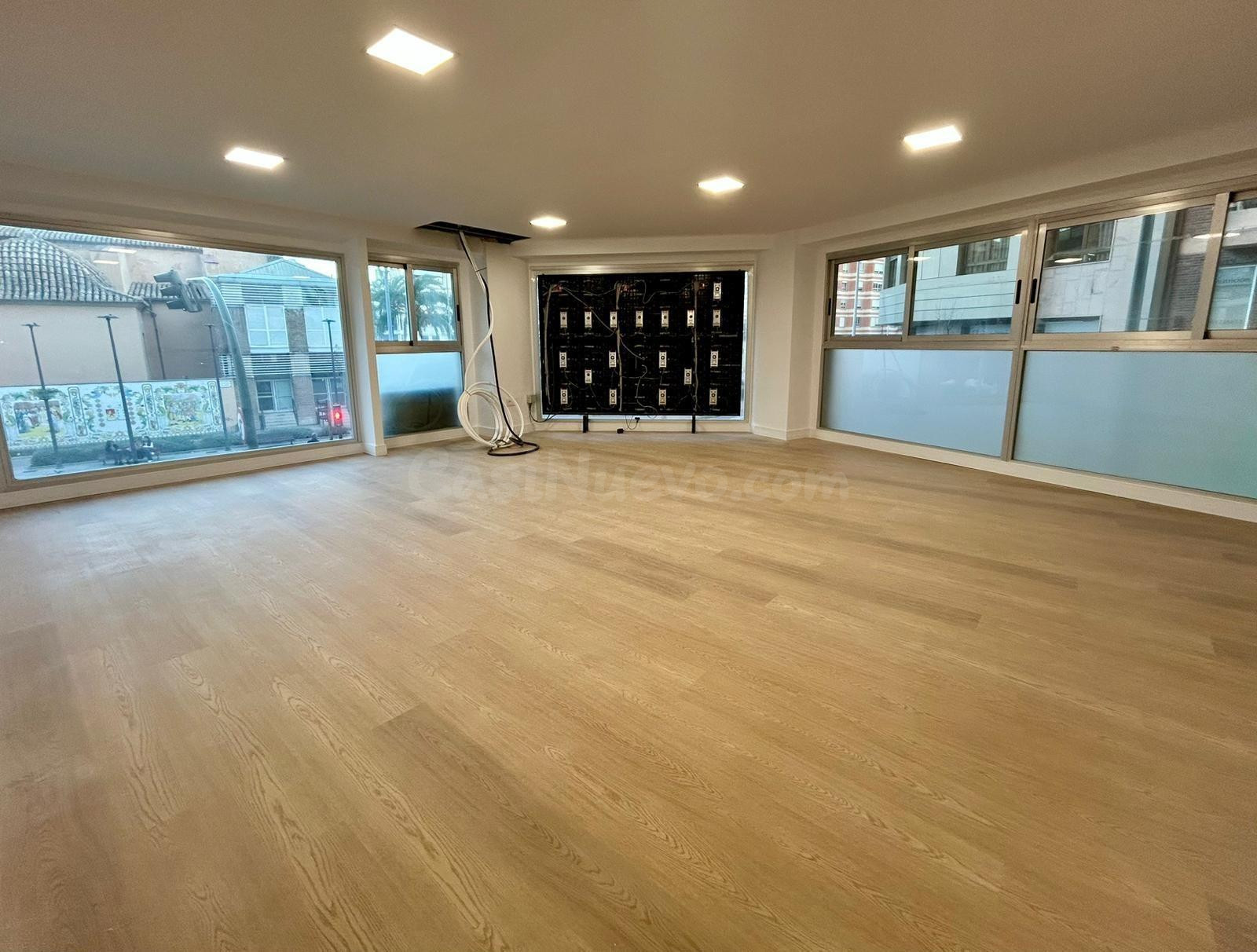 Alquiler de oficinas en la plaza Fadrell de Castellón