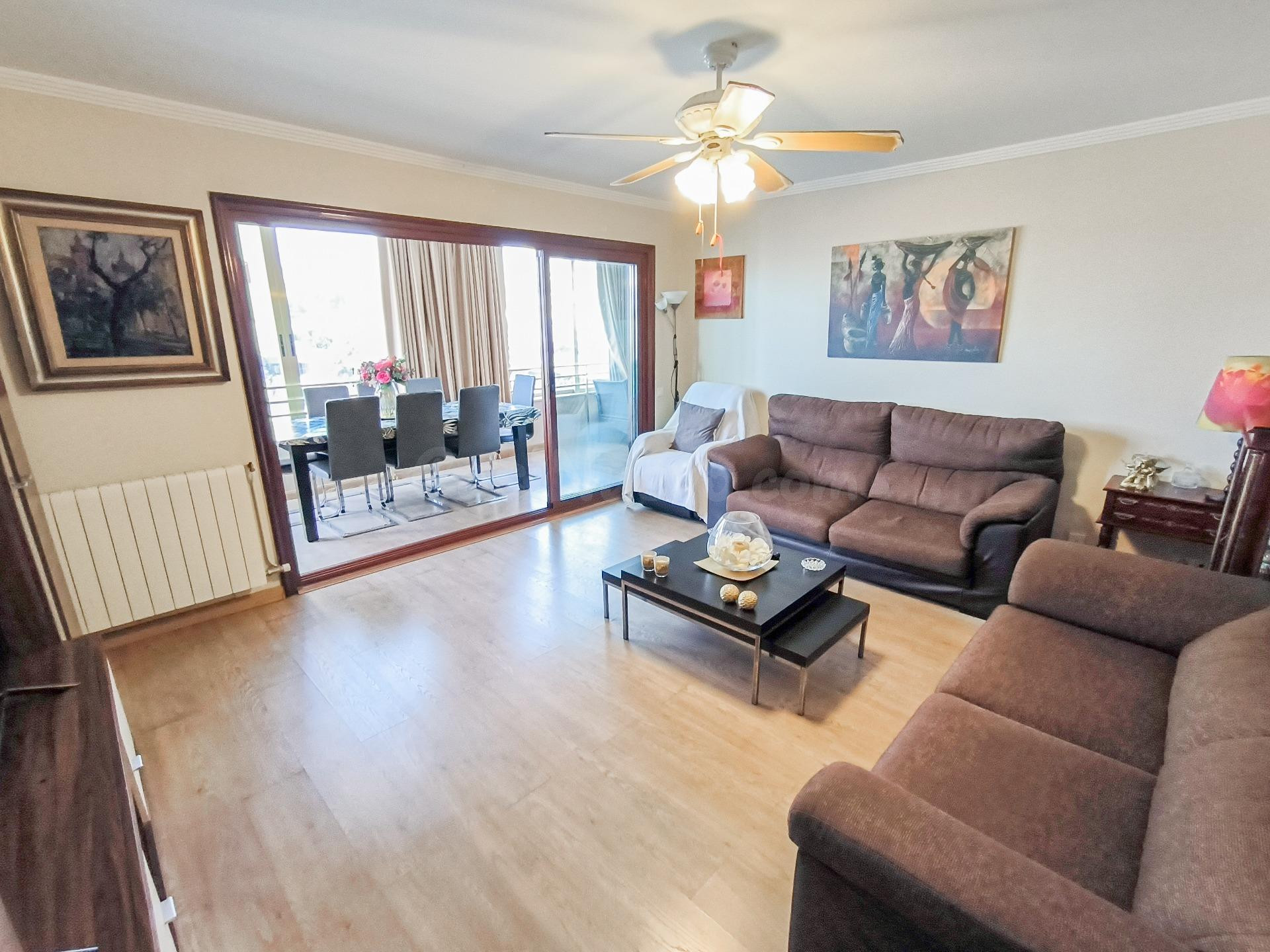 Amplio piso exclusivo en primera línea de Poniente - www.inmobiliarialesdunes.com