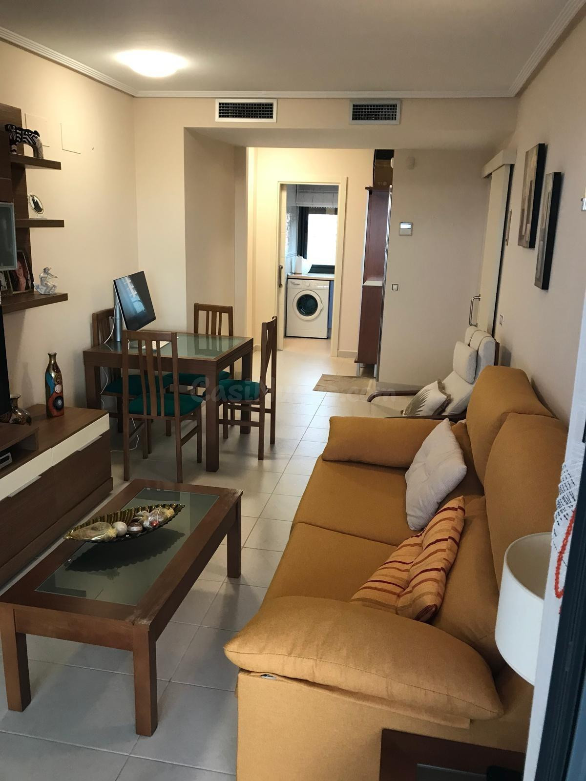 Apartamento de 2 habitaciones y 1 baño, en zona del Rincón de Loix. Garaje y piscina.